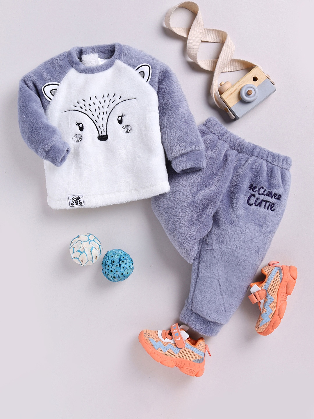 

Moms Love Boys Charcoal & White Printed T-shirt with Trousers, Grey
