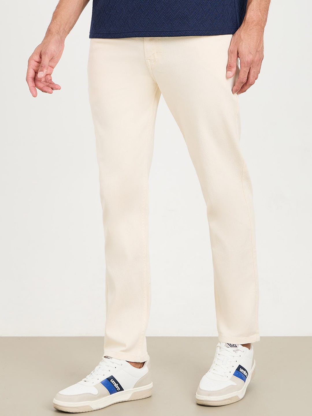 

Styli Men Solid Slim Fit Pocket Detail Jeans, Cream