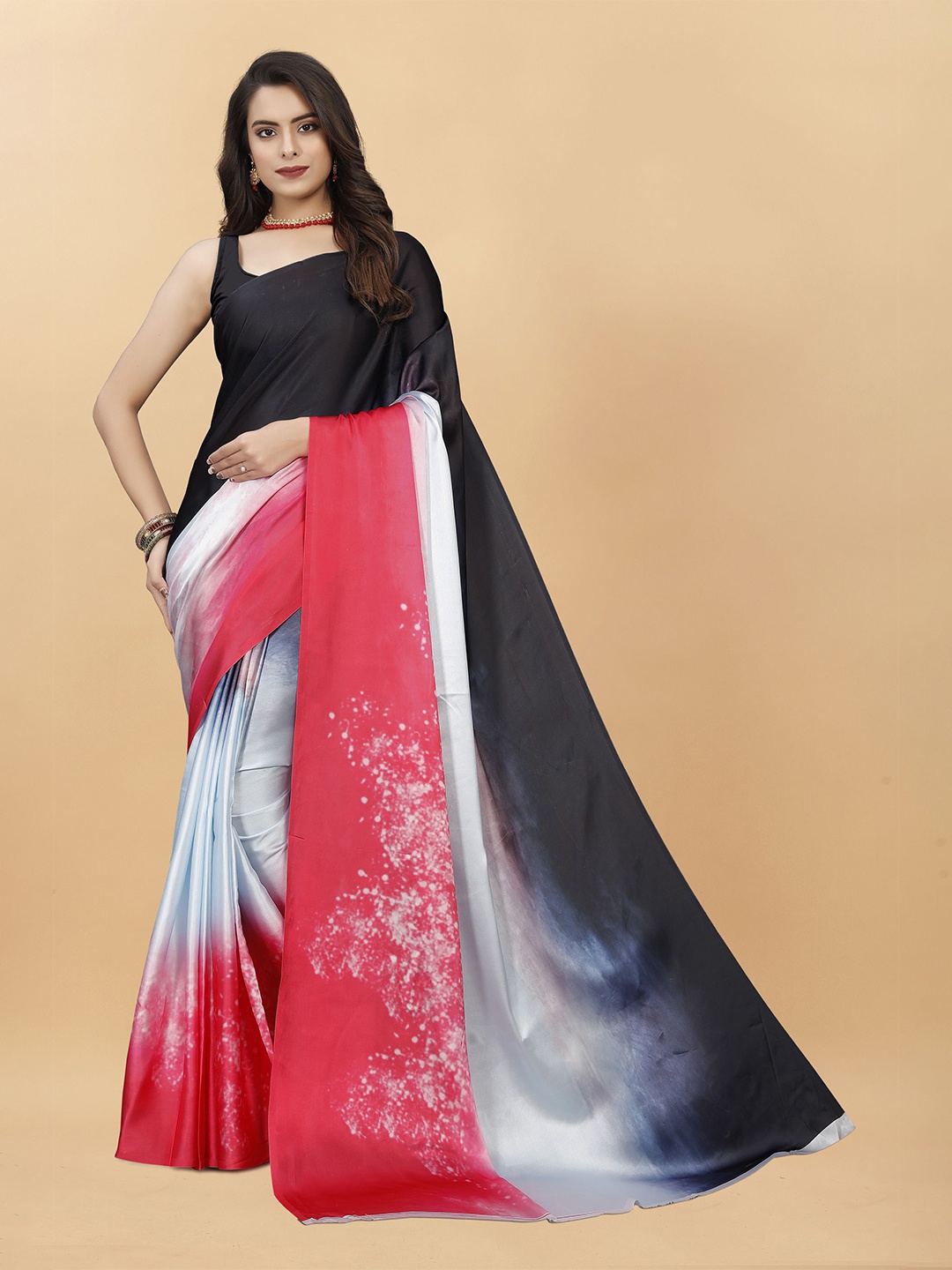 

DIVASTRI Colourblocked Digital Printed Satin Saree, White