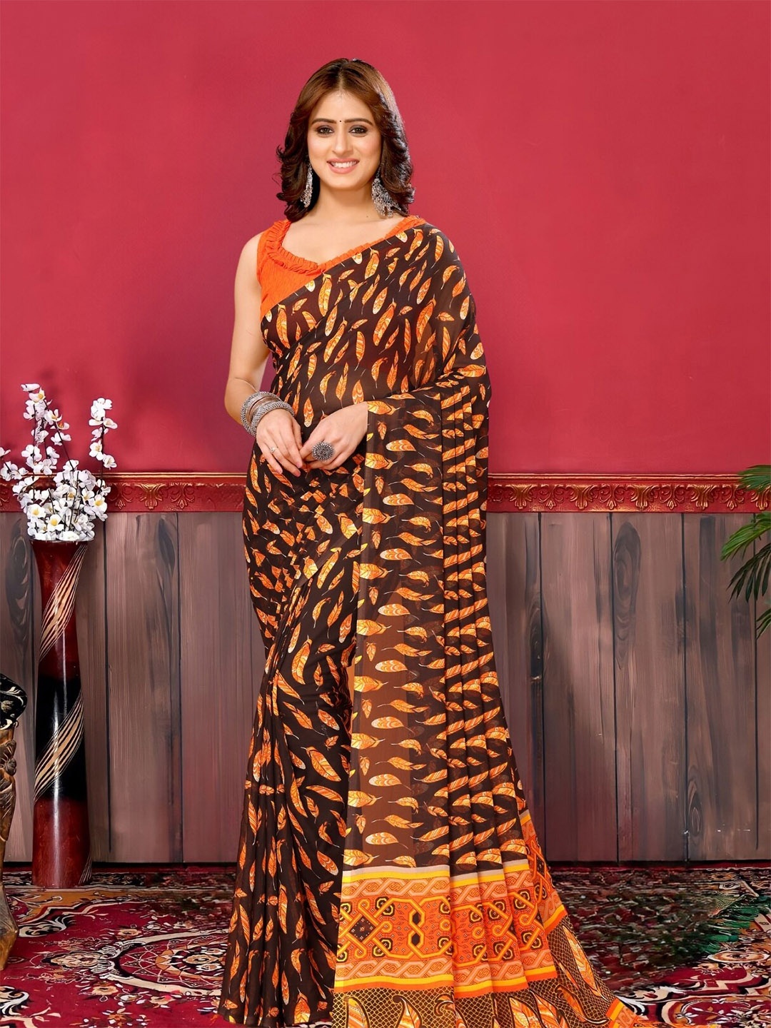 

MAGMINA Abstract Printed Saree, Orange
