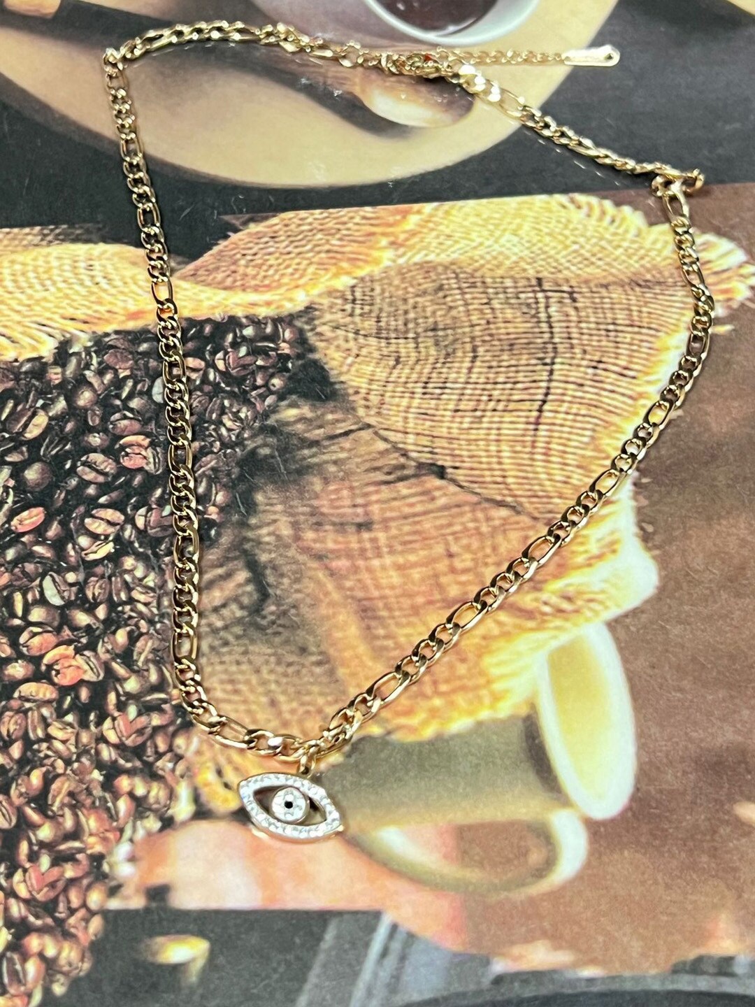 

VAGHBHATT Stone Studded Charm Chain, Gold
