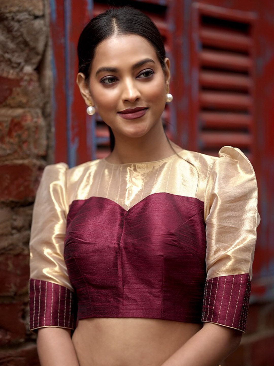 

AllSilks Colourblocked Puff Sleeves Padded Saree Blouse, Maroon