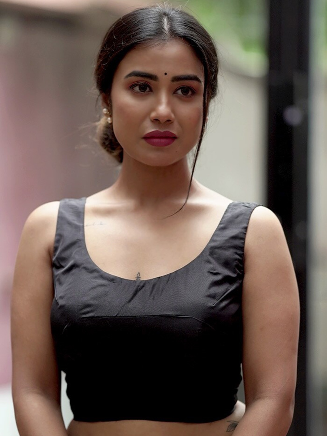 

AllSilks Round Neck Sleeveless Silk Saree Blouse, Black