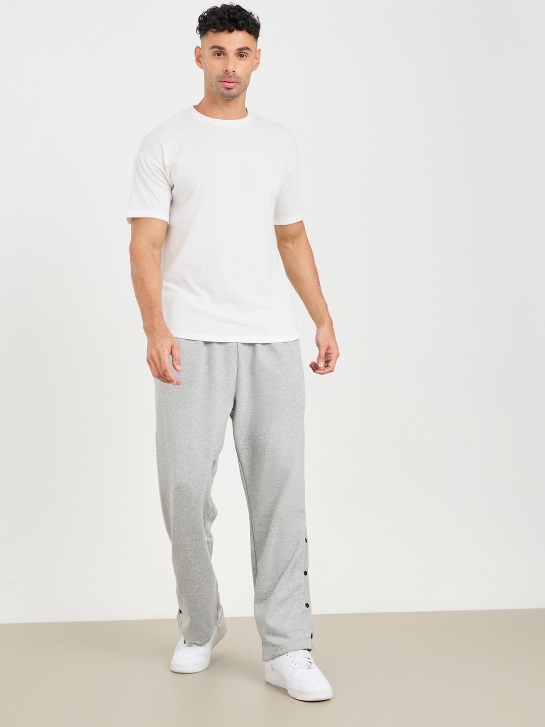 

Styli Men Side Popper Detail Joggers, Grey