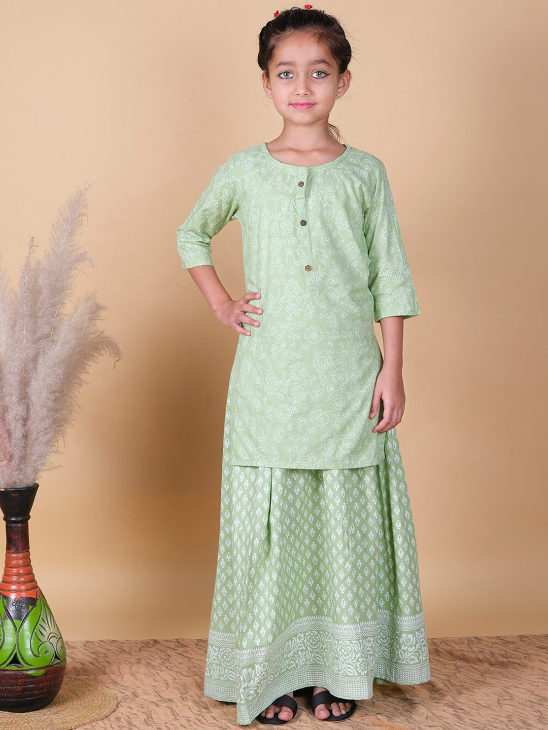 

BAESD Girls Printed Kurta With Skirt, Lime green