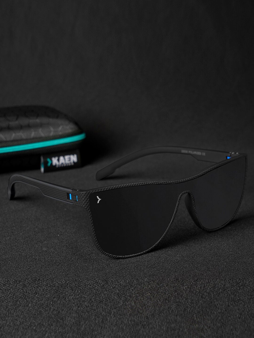 

KAEN EYEWEAR Unisex Square Sunglasses with Polarised Lens KASKrewC1, Black