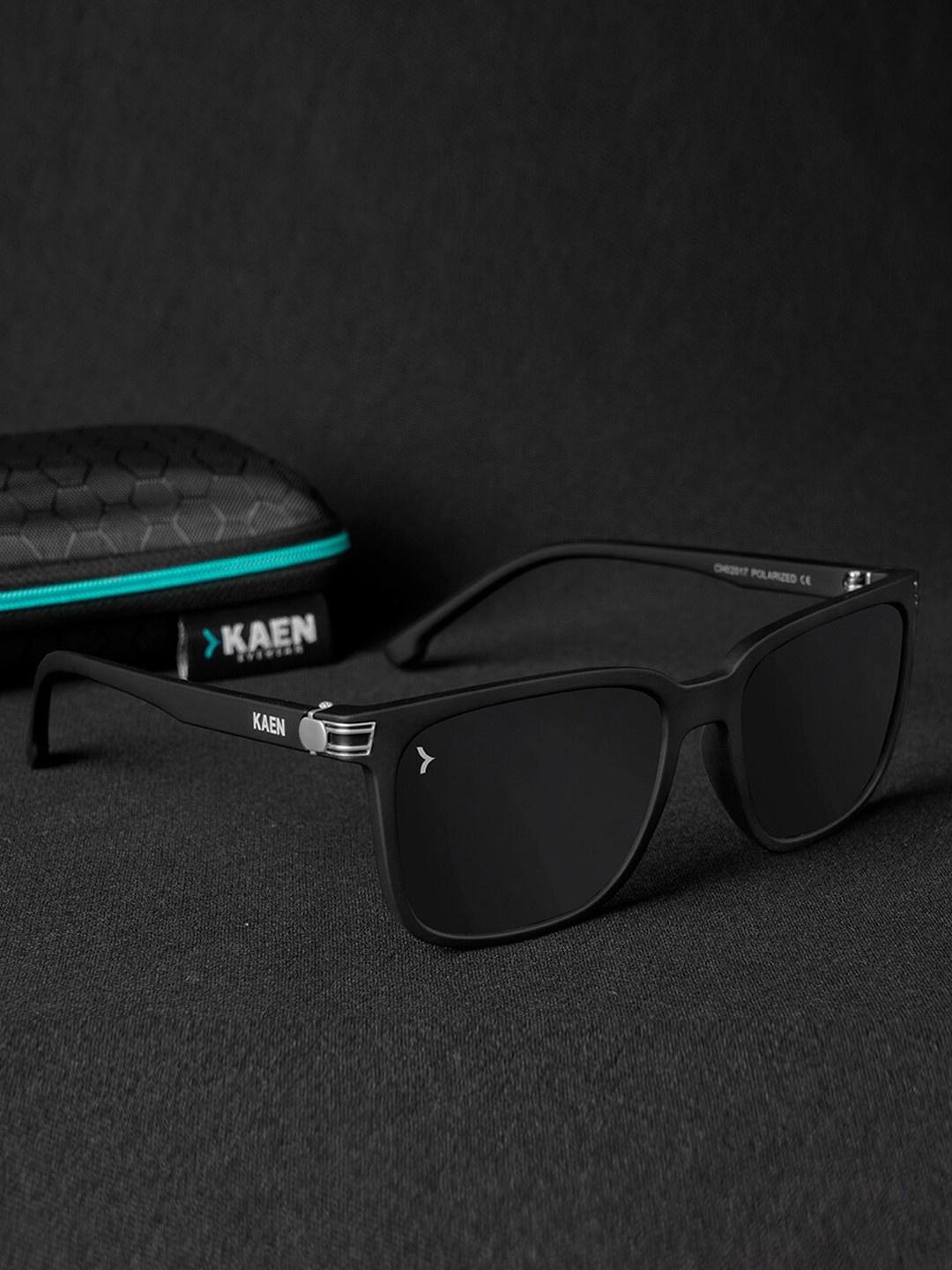 

KAEN EYEWEAR Unisex Square Sunglasses with Polarised Lens KASKoby, Black
