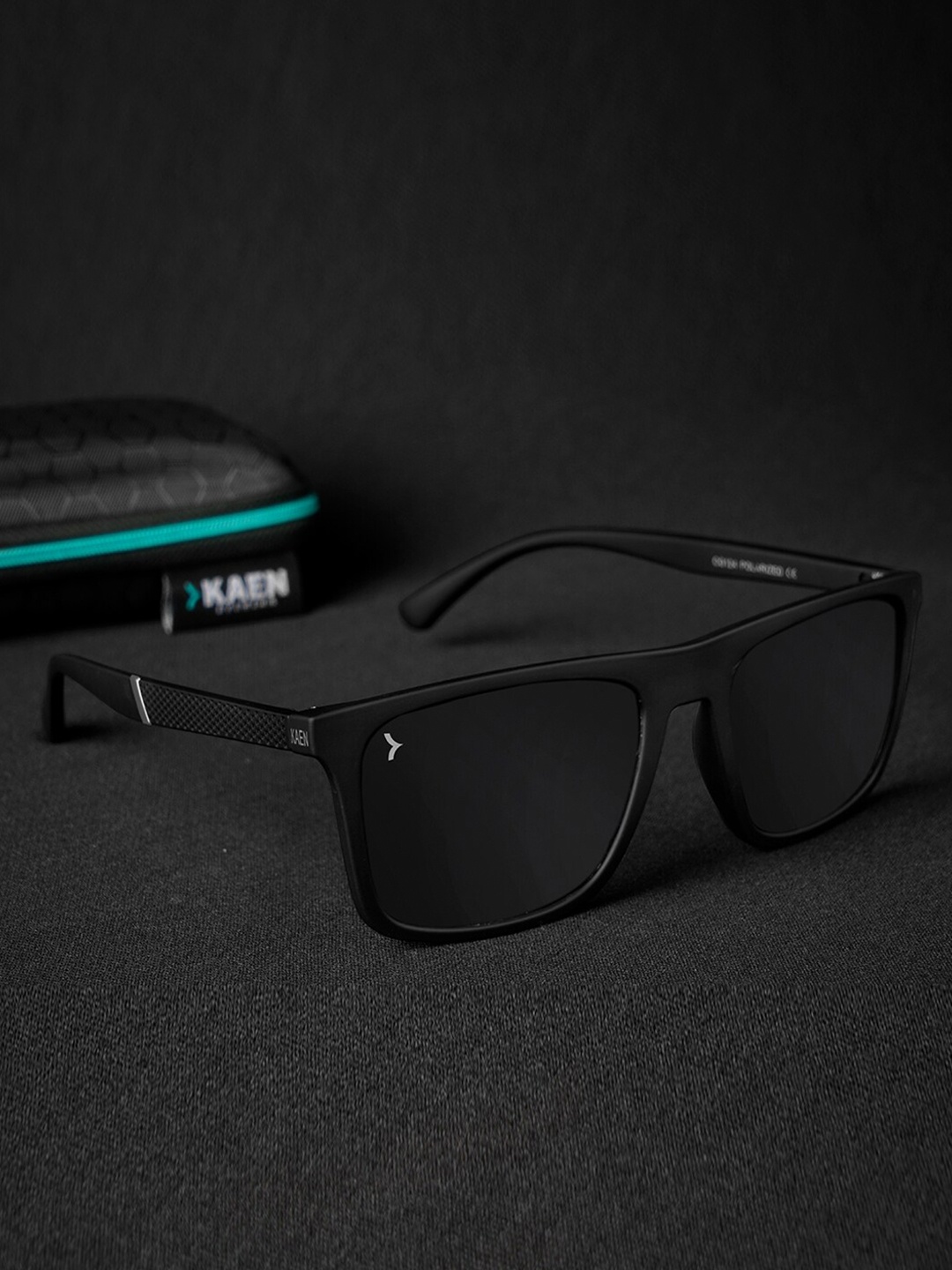 

KAEN EYEWEAR Unisex Square Sunglasses with Polarised Lens KASKian, Black