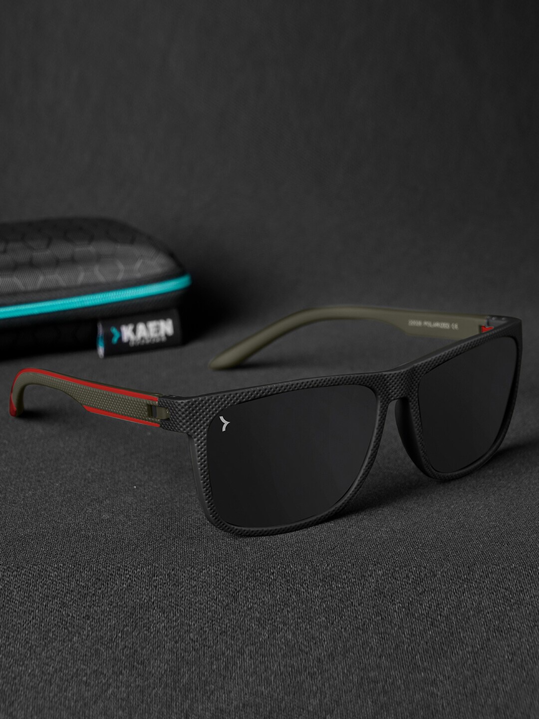 

KAEN EYEWEAR Unisex Square Sunglasses with Polarised Lens KASKrisC2, Black