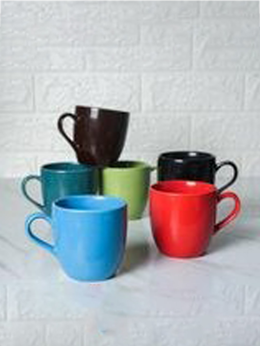 

Femora Black & Red 6 Pcs Solid Ceramic Glossy Mugs 200ml