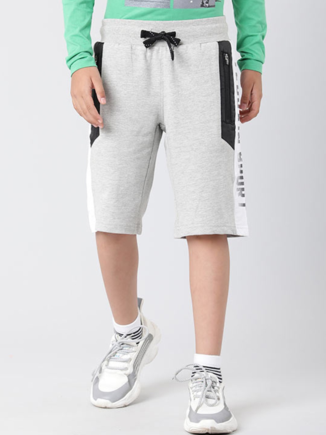 

Indian Terrain Boys Outdoor Pure Cotton Regular Shorts, Grey