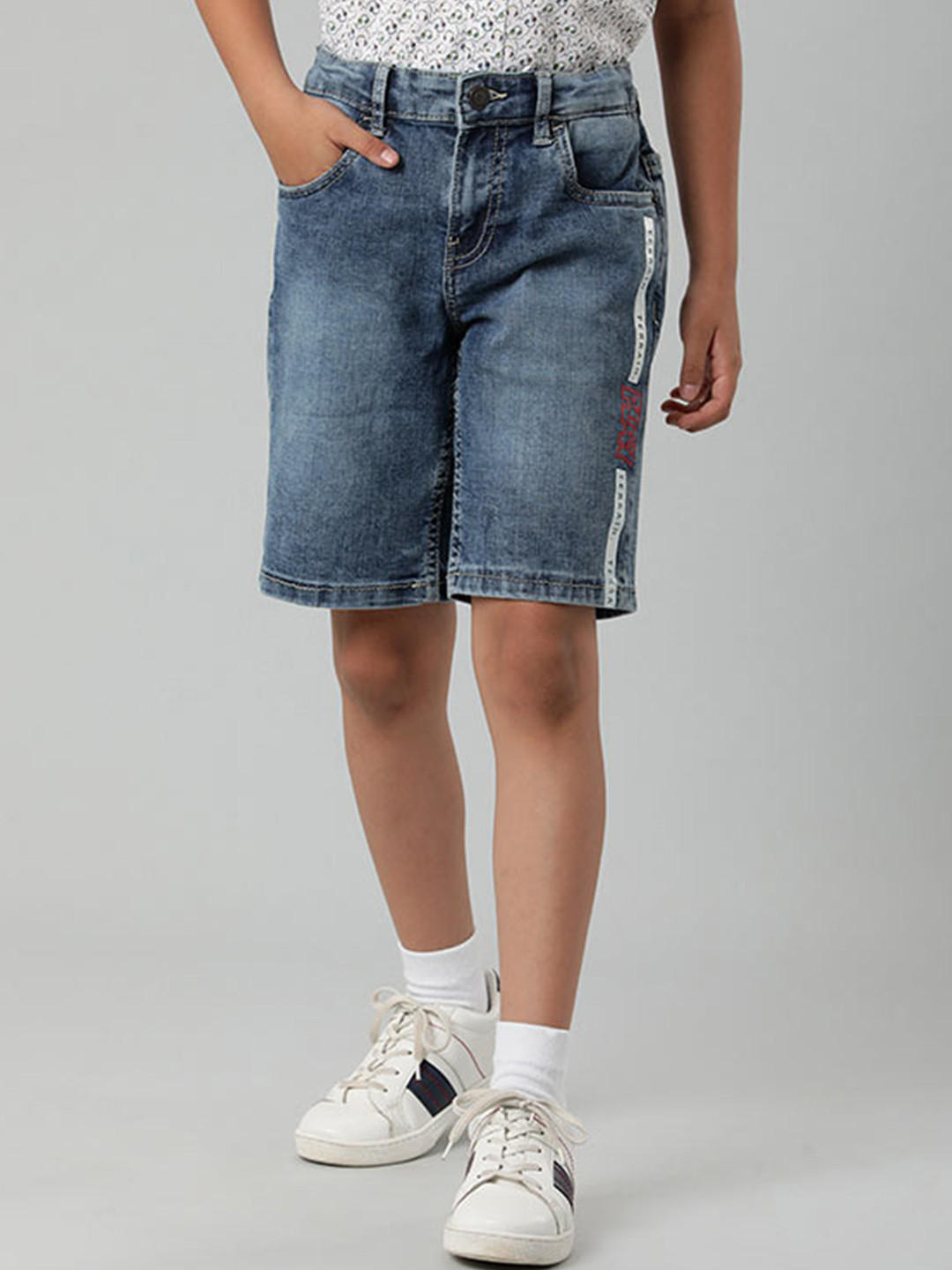 

Indian Terrain Boys Washed Mid-Rise Denim Shorts, Blue