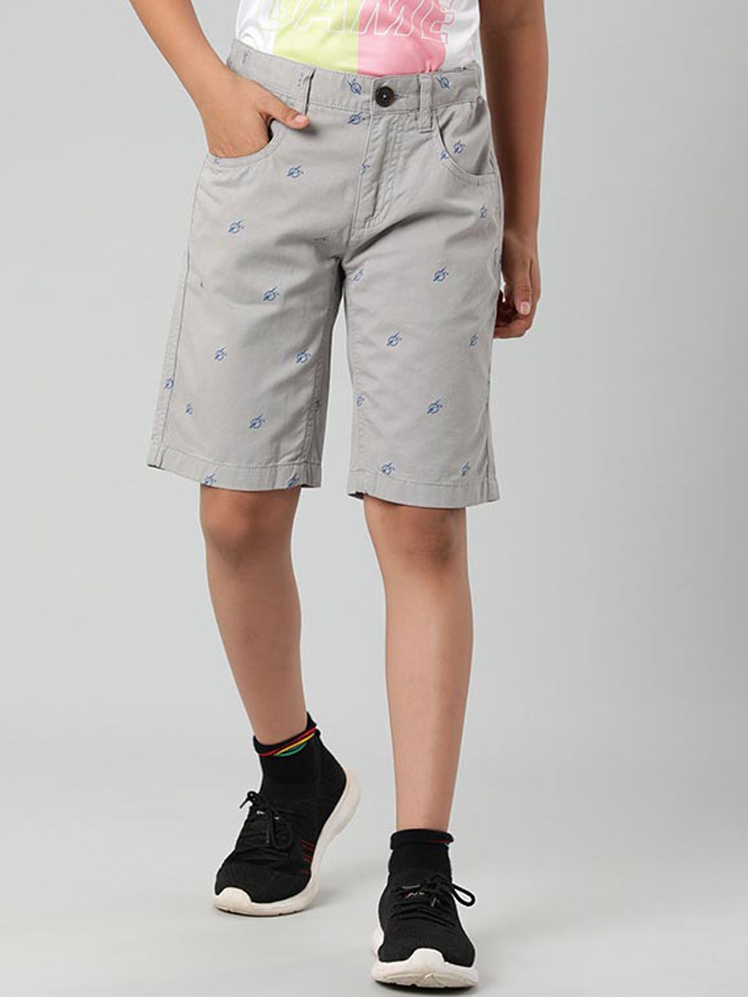 

Indian Terrain Boys Conversational Printed Mid-Rise Pure Cotton Shorts, Grey