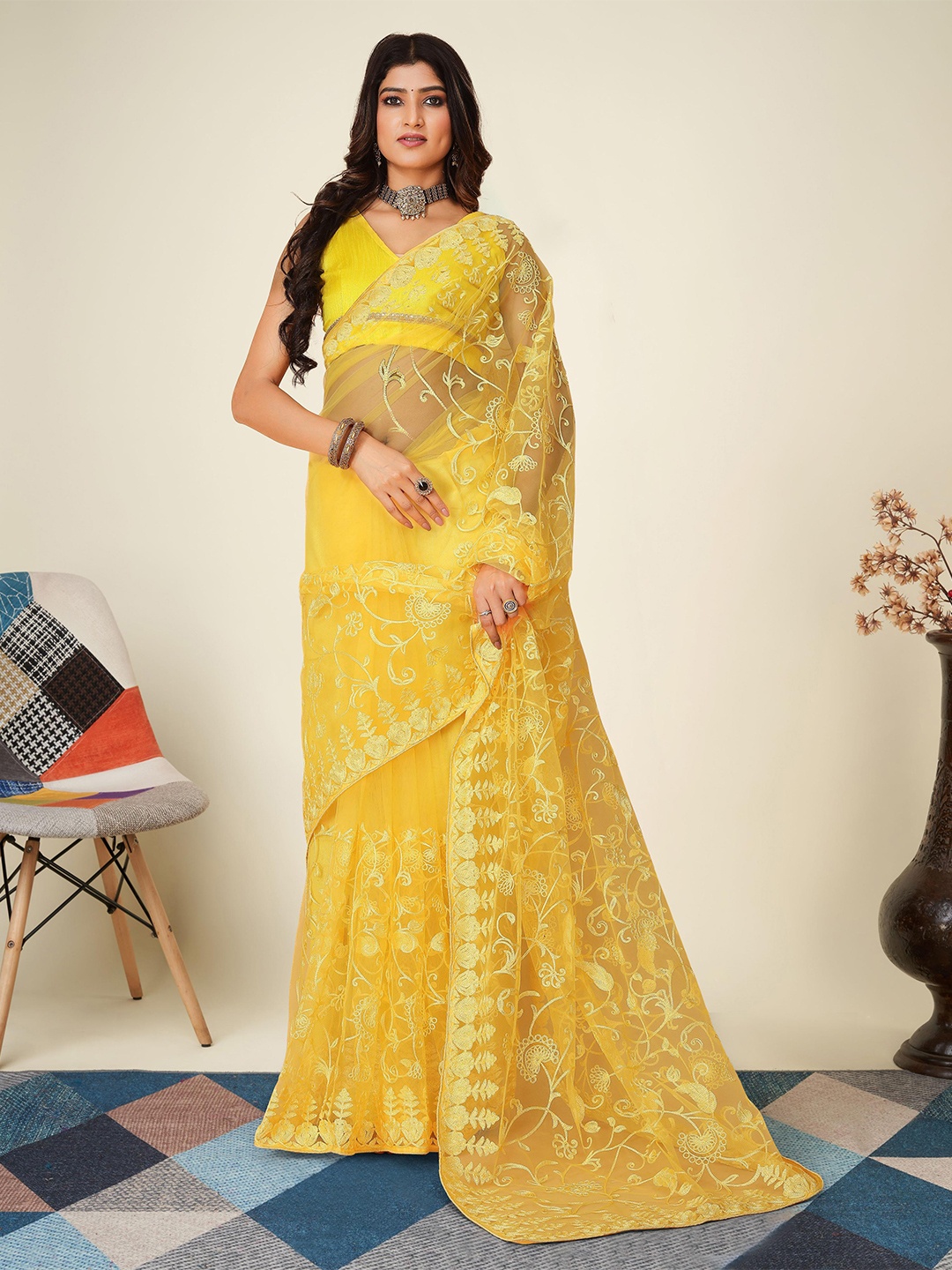 

VAIRAGEE Floral Embroidered Net Saree, Yellow