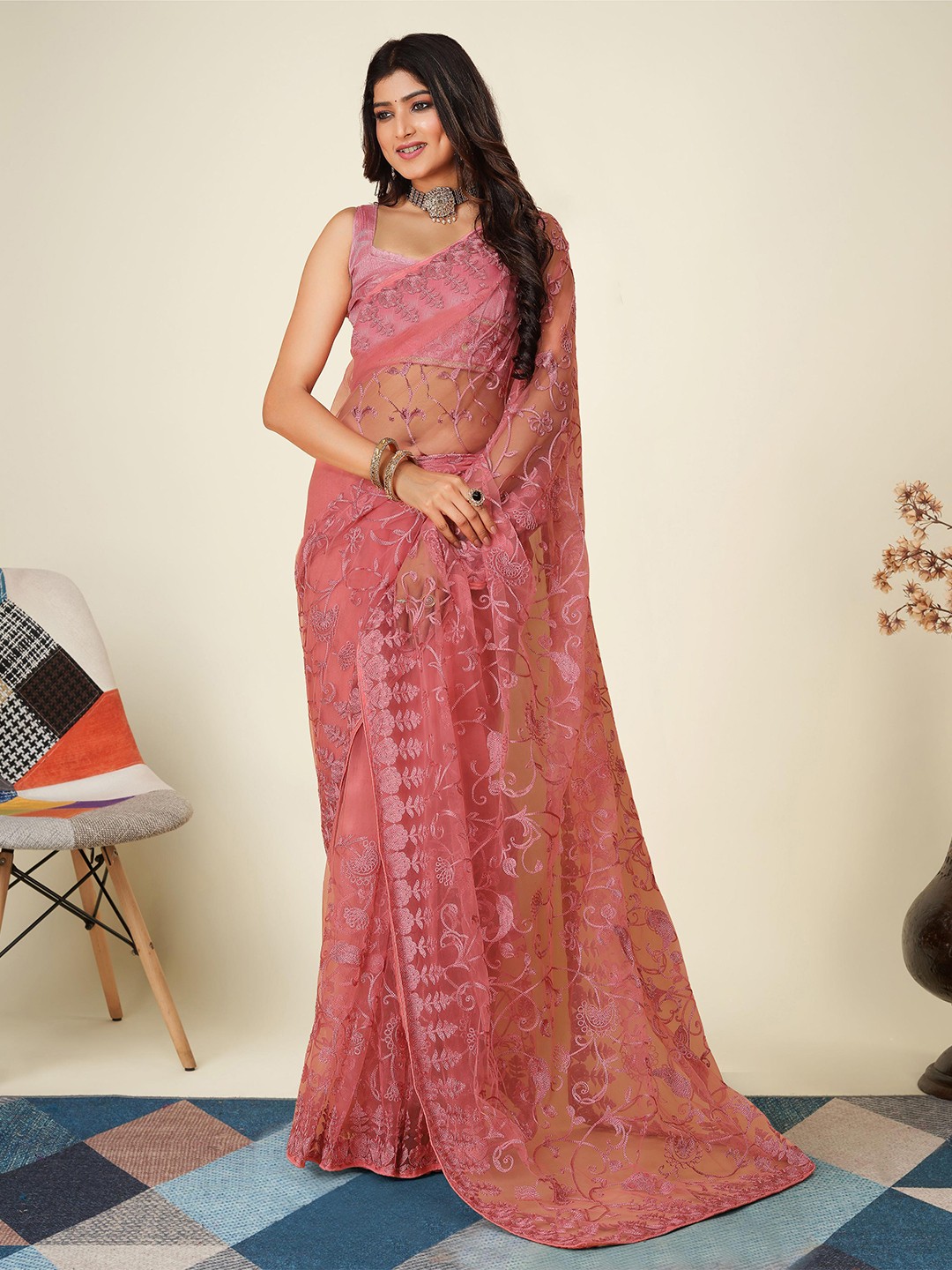 

VAIRAGEE Floral Embroidered Net Saree, Mauve