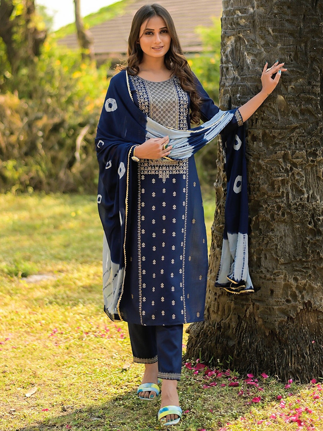 

VAABA Ethnic Motifs Printed Kurta With Trouser & Dupatta, Blue