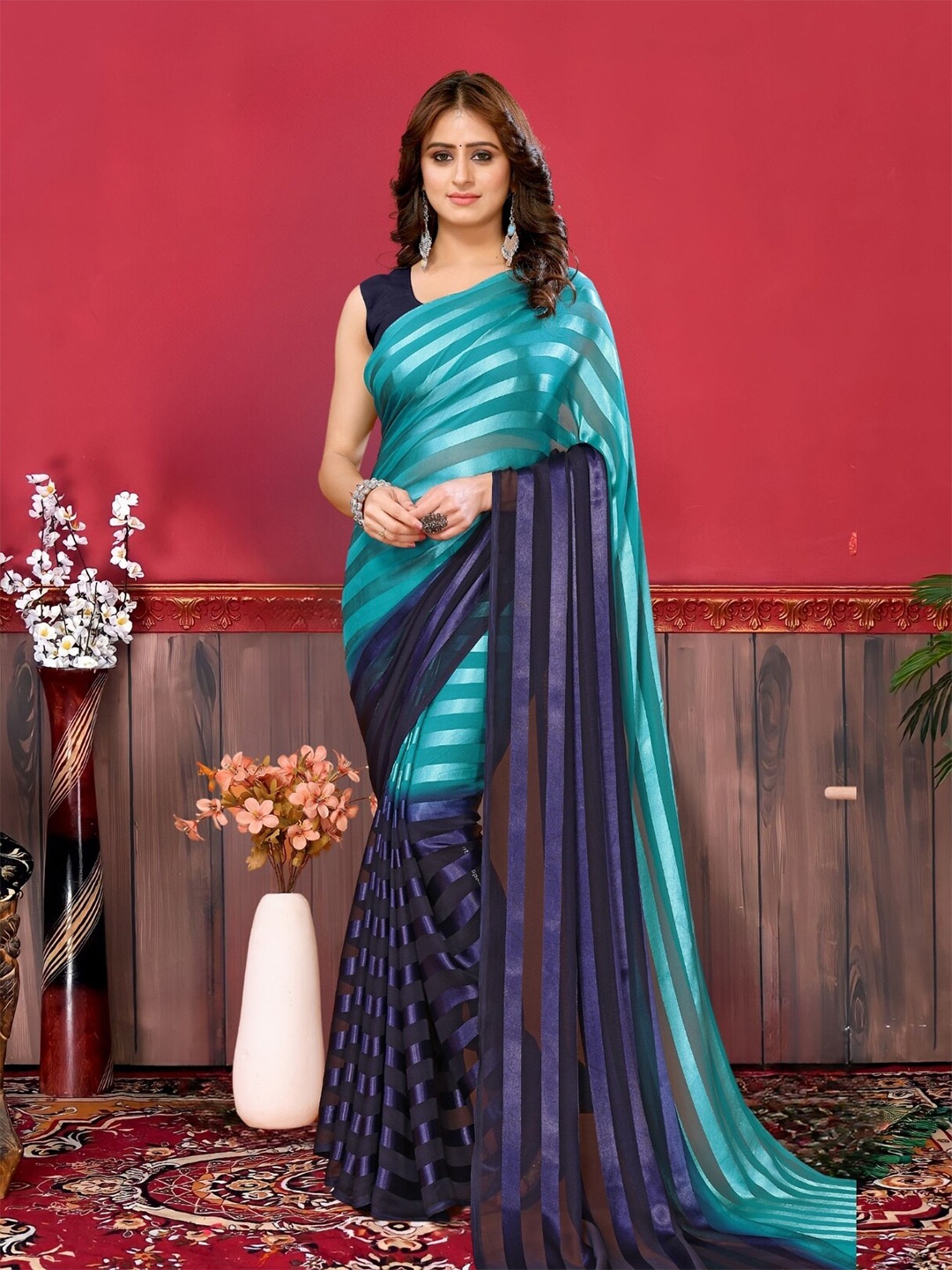 

MAGMINA Striped Woven Design Saree, Green