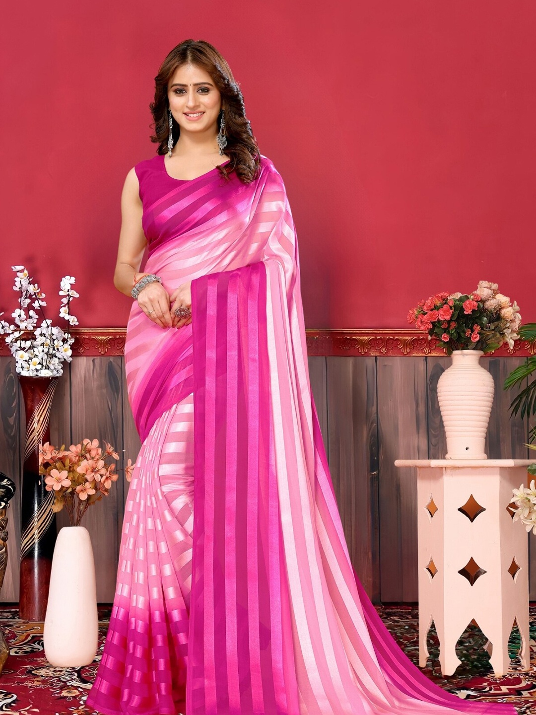 

MAGMINA Leheriya Striped Satin Banarasi Saree, Pink