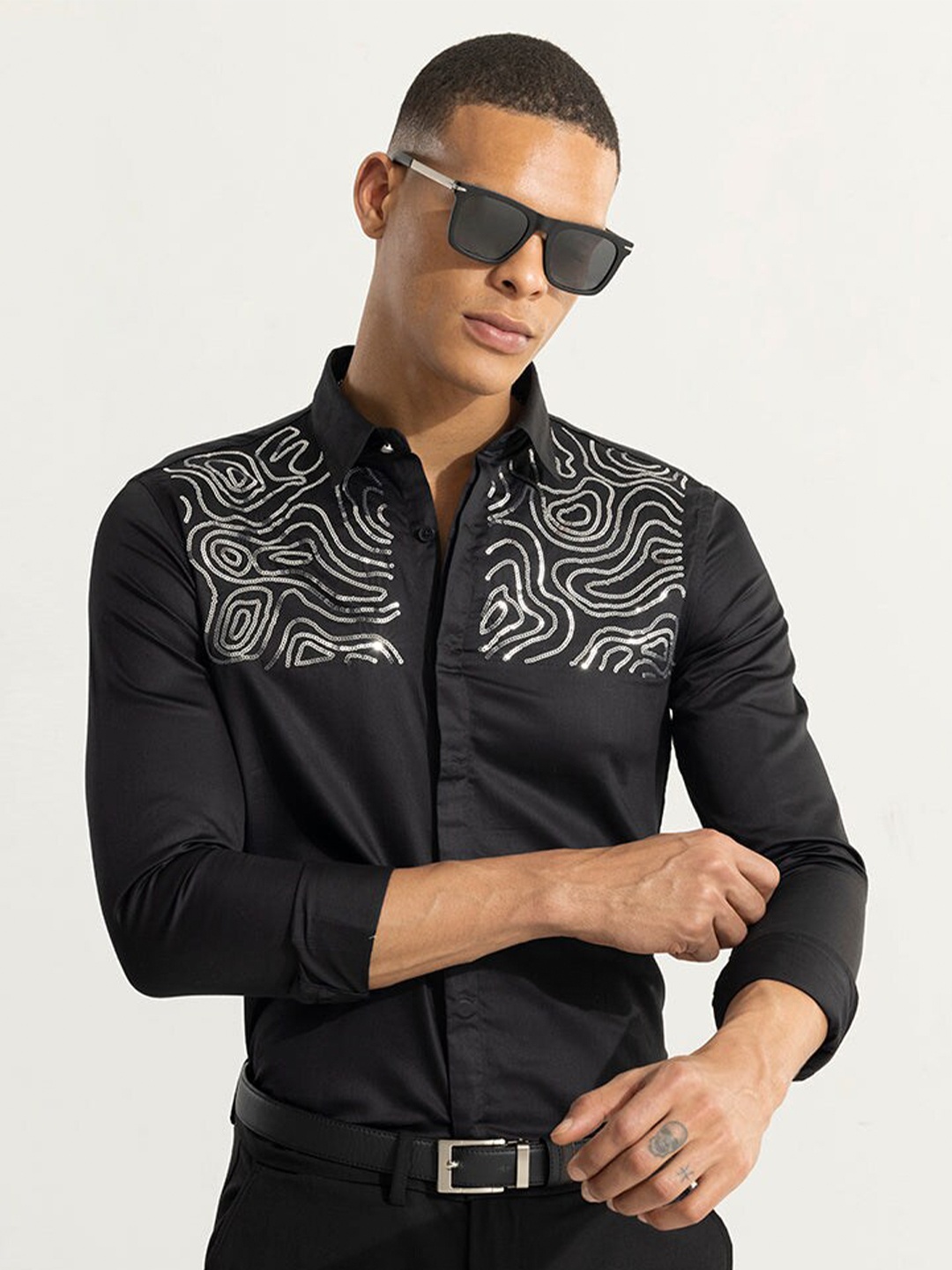 

Snitch sequins Classic Slim Fit Cotton Casual Shirt, Black