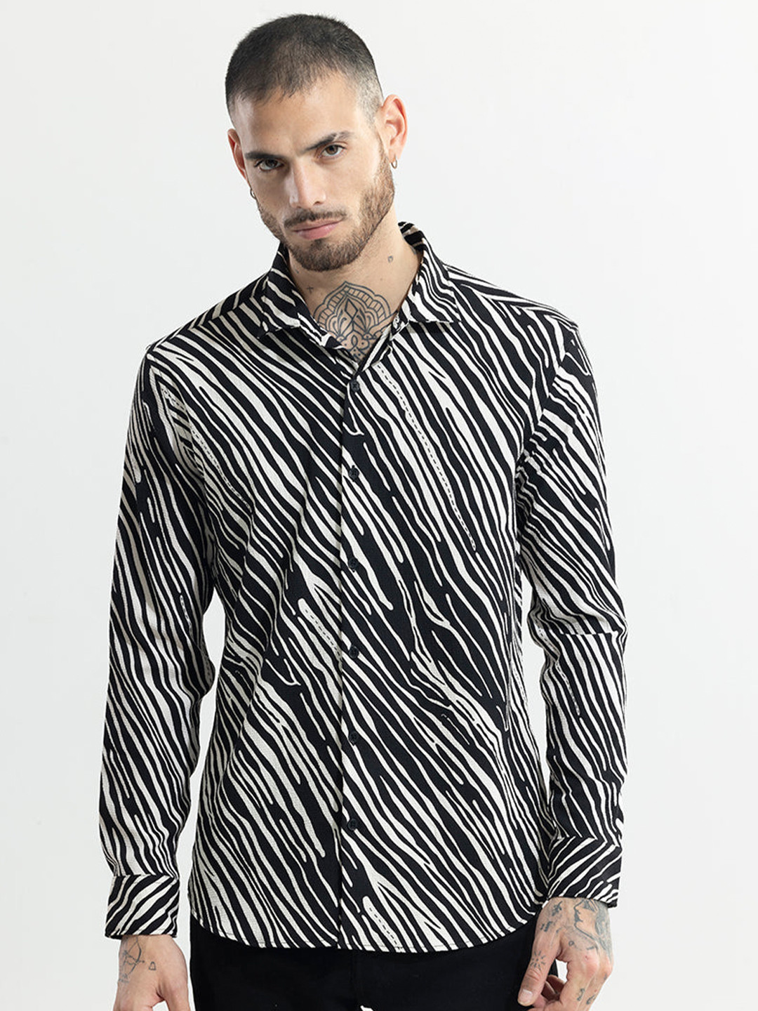 

Snitch Striped Printed Classic Slim Fit Casual Shirt, Black