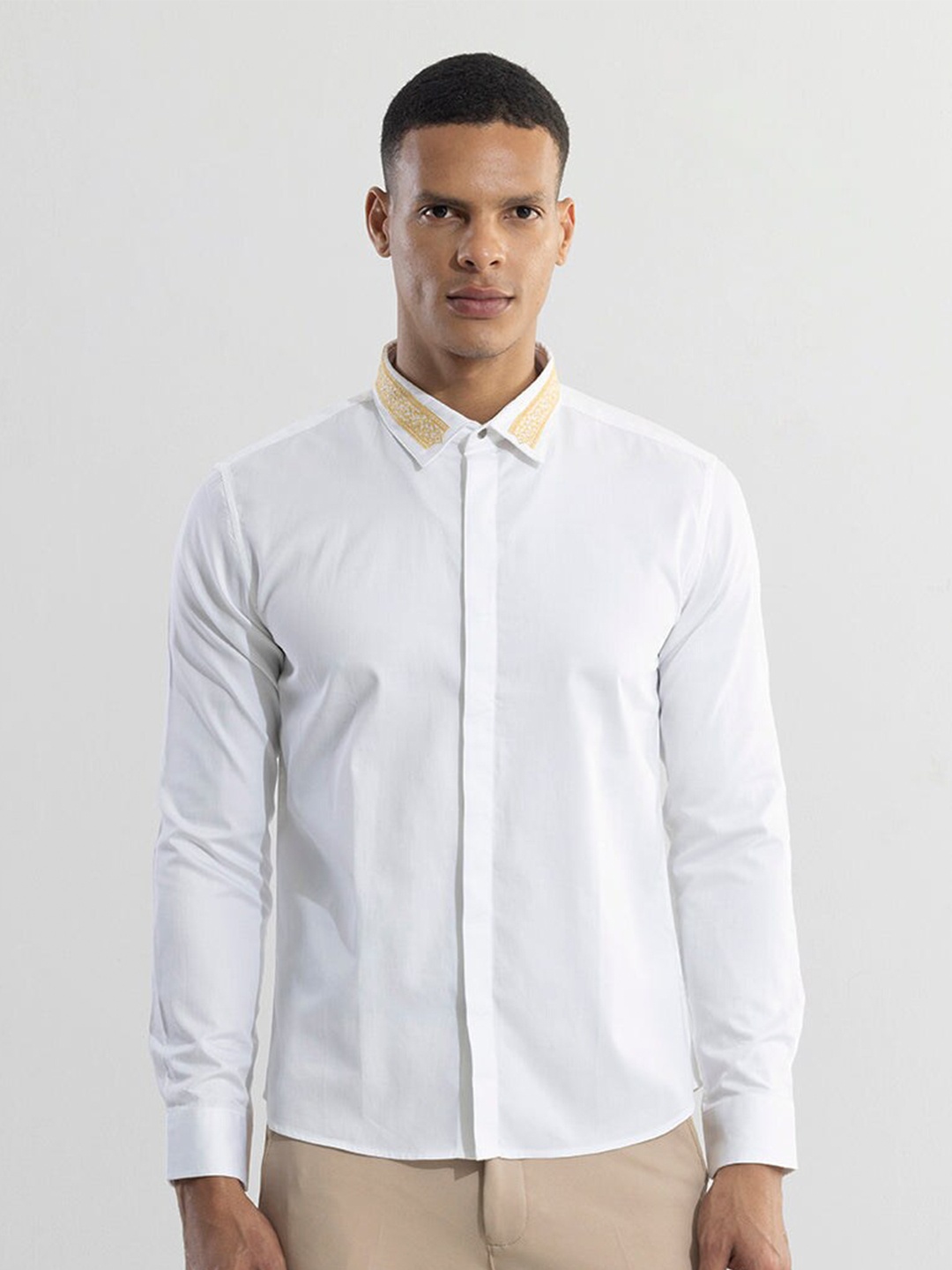 

Snitch Thread Work Spread Collar Classic Cotton Slim Fit Casual Shirt, White