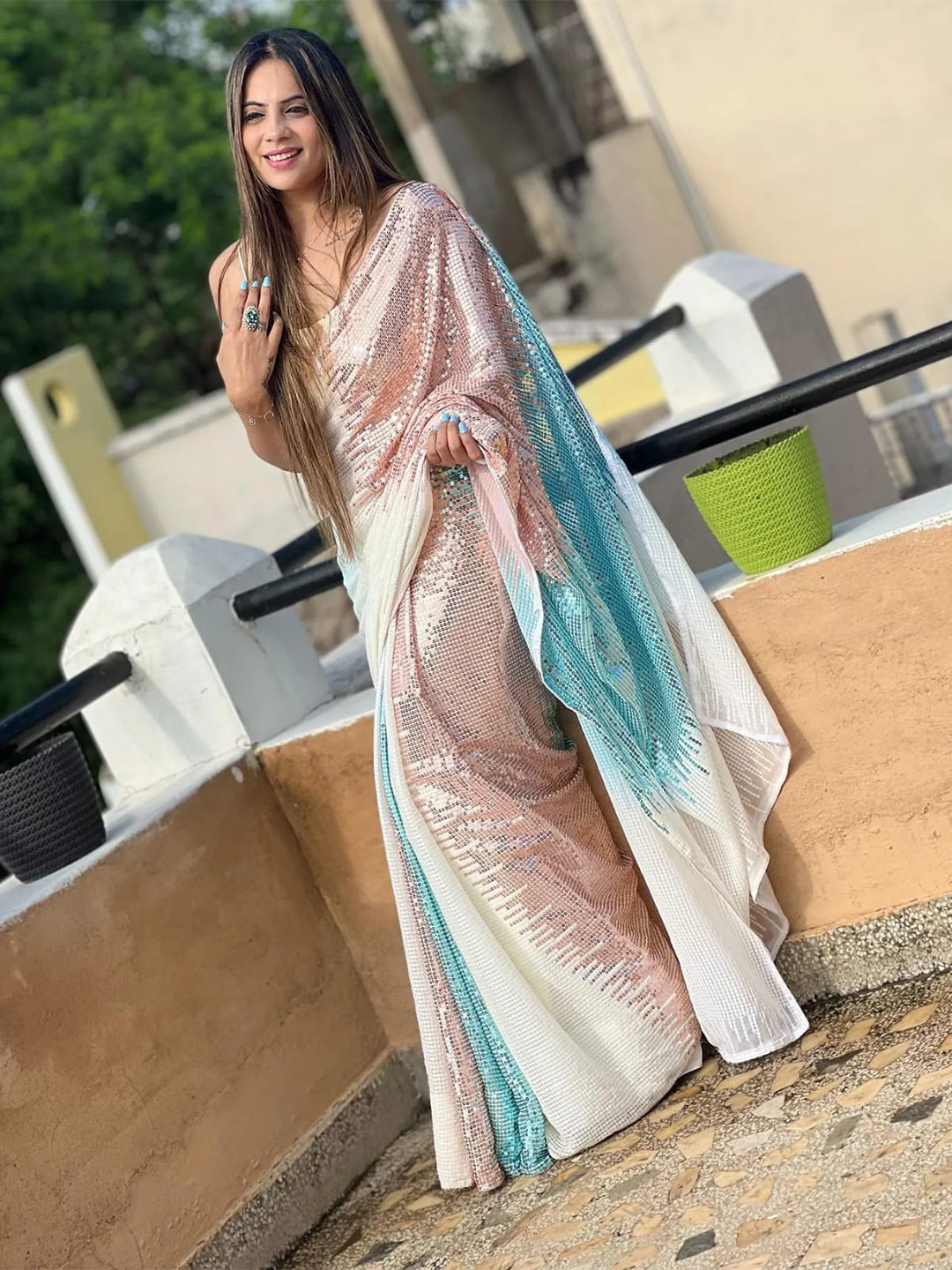 

Inithi Embellished Sequinned Saree, Cream