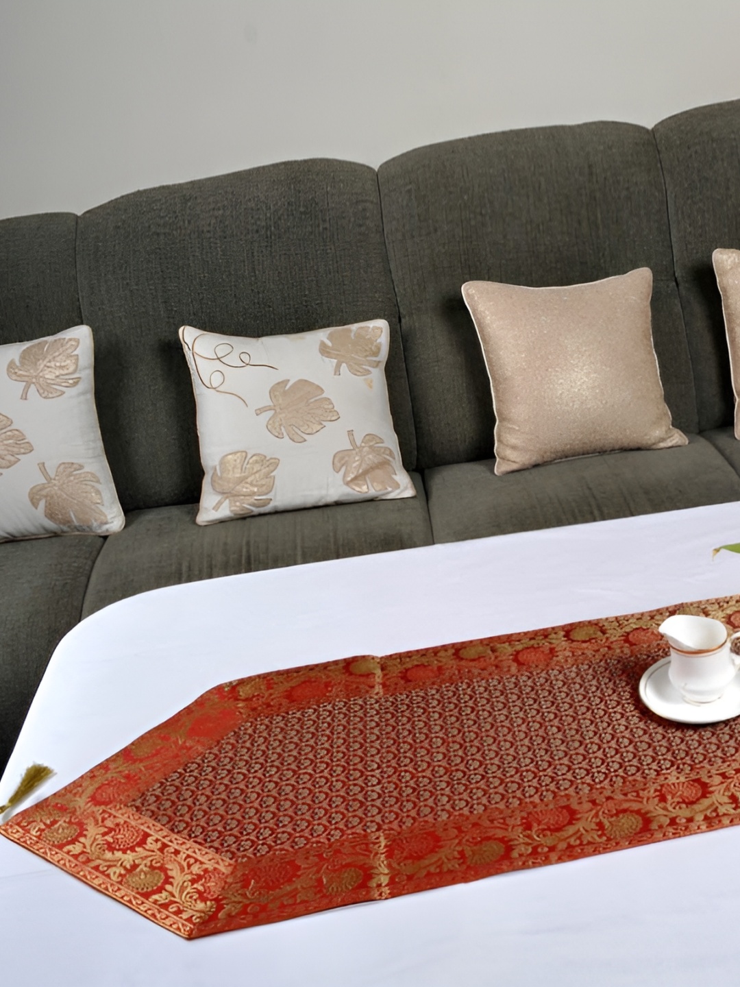 

Lal Haveli Red & Gold Toned Floral Printed Table Runner
