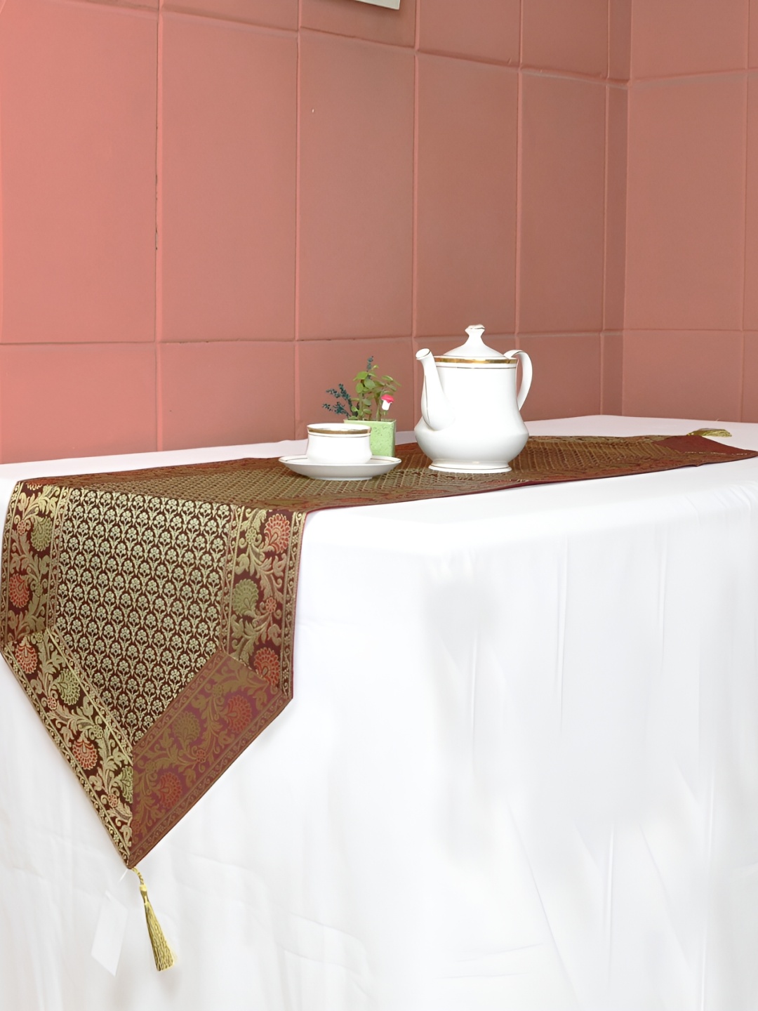 

Lal Haveli Maroon & Gold Toned Floral Printed Table Runner