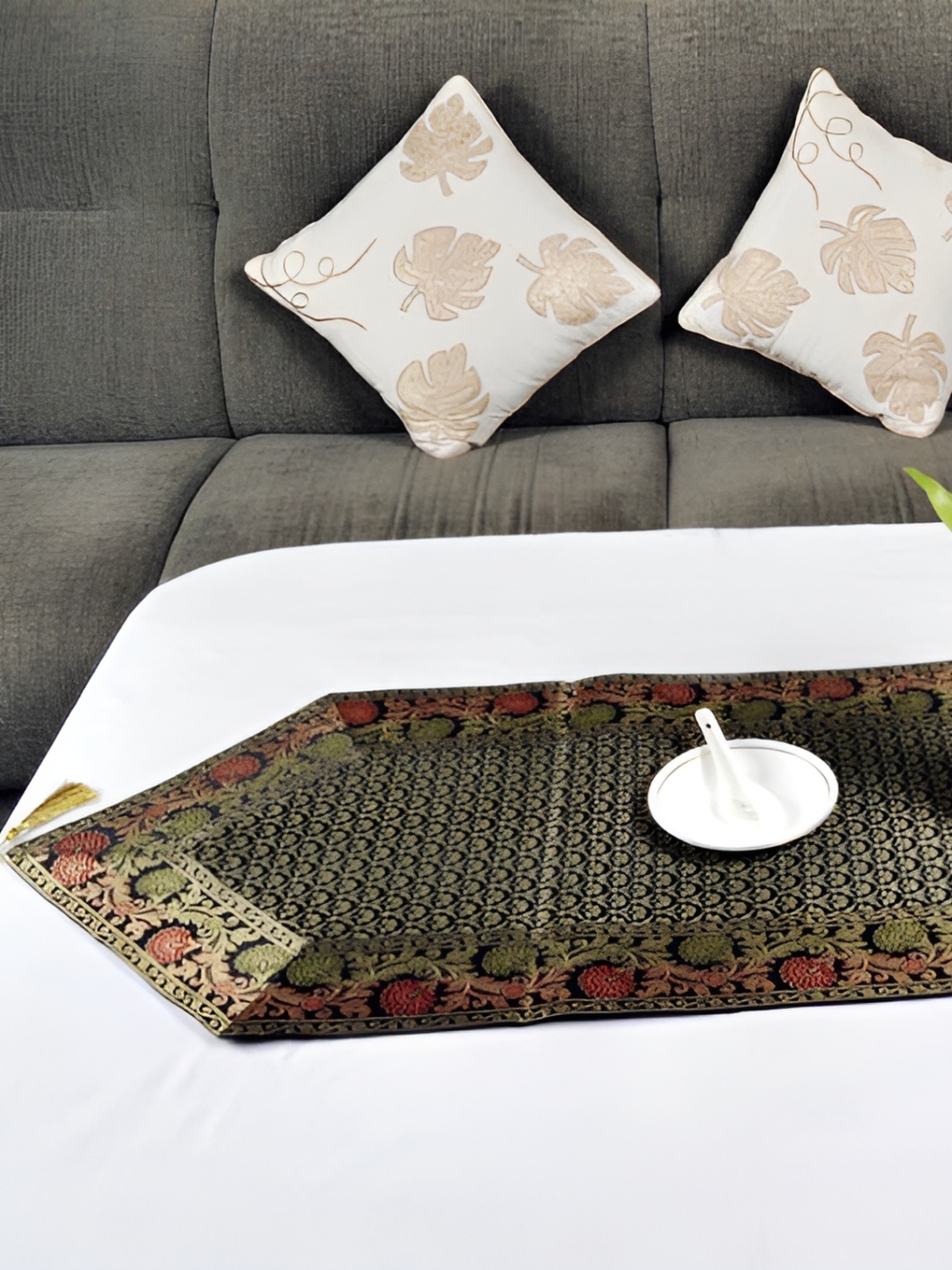 

Lal Haveli Black & Gold Toned Floral Printed Table Runner