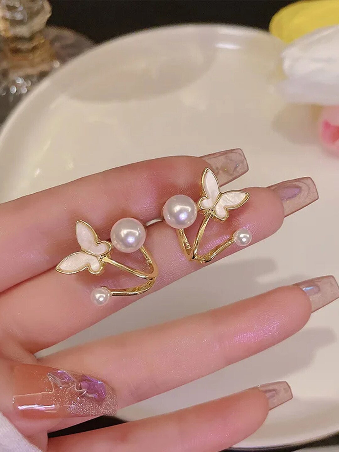 

VAGHBHATT Gold-Plated Studs, White