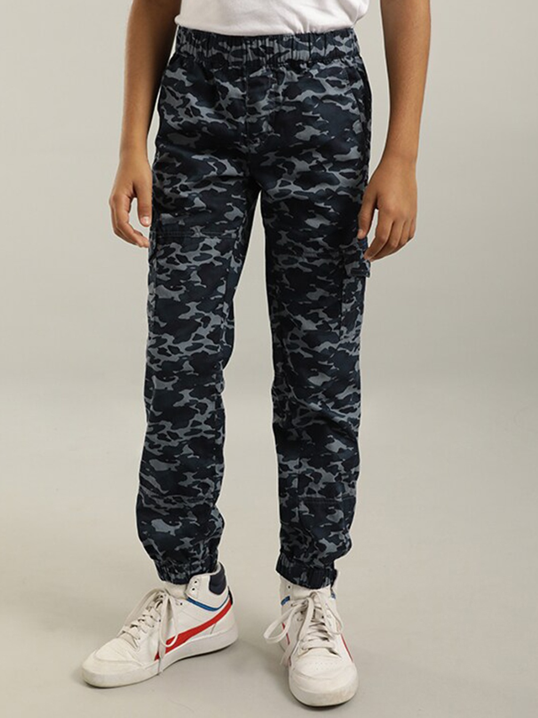 

Indian Terrain Boys Camouflage Printed Mid-Rise Pure Cotton Trousers, Blue