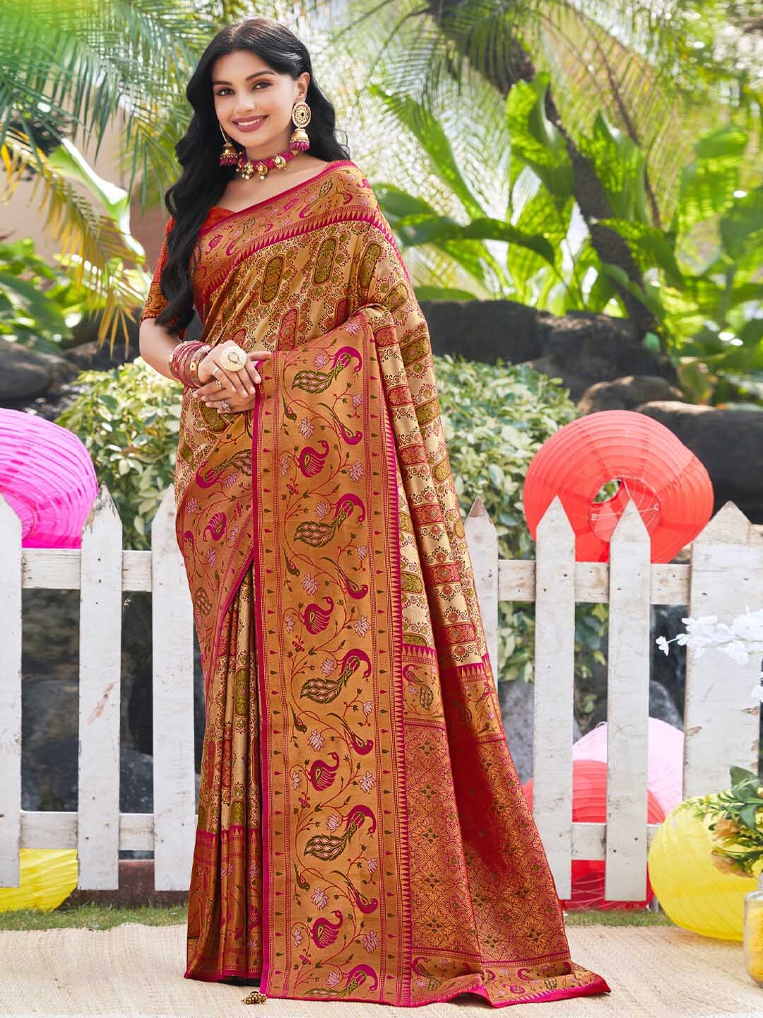 

Riwazo Ethnic Motifs Woven Design Banarasi Saree, Pink