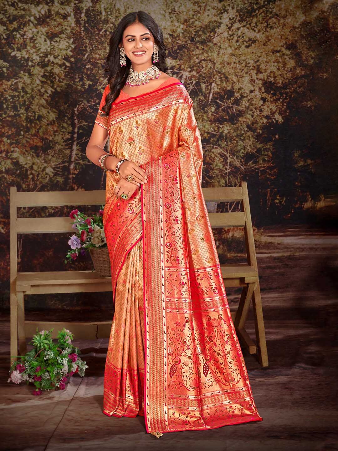 

Riwazo Ethnic Motifs Woven Design Zari Banarasi Saree, Red
