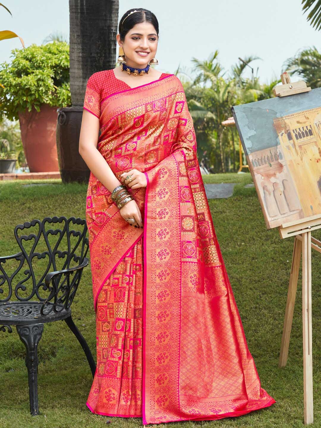 

Riwazo Ethnic Motifs Woven Design Zari Banarasi Saree, Magenta