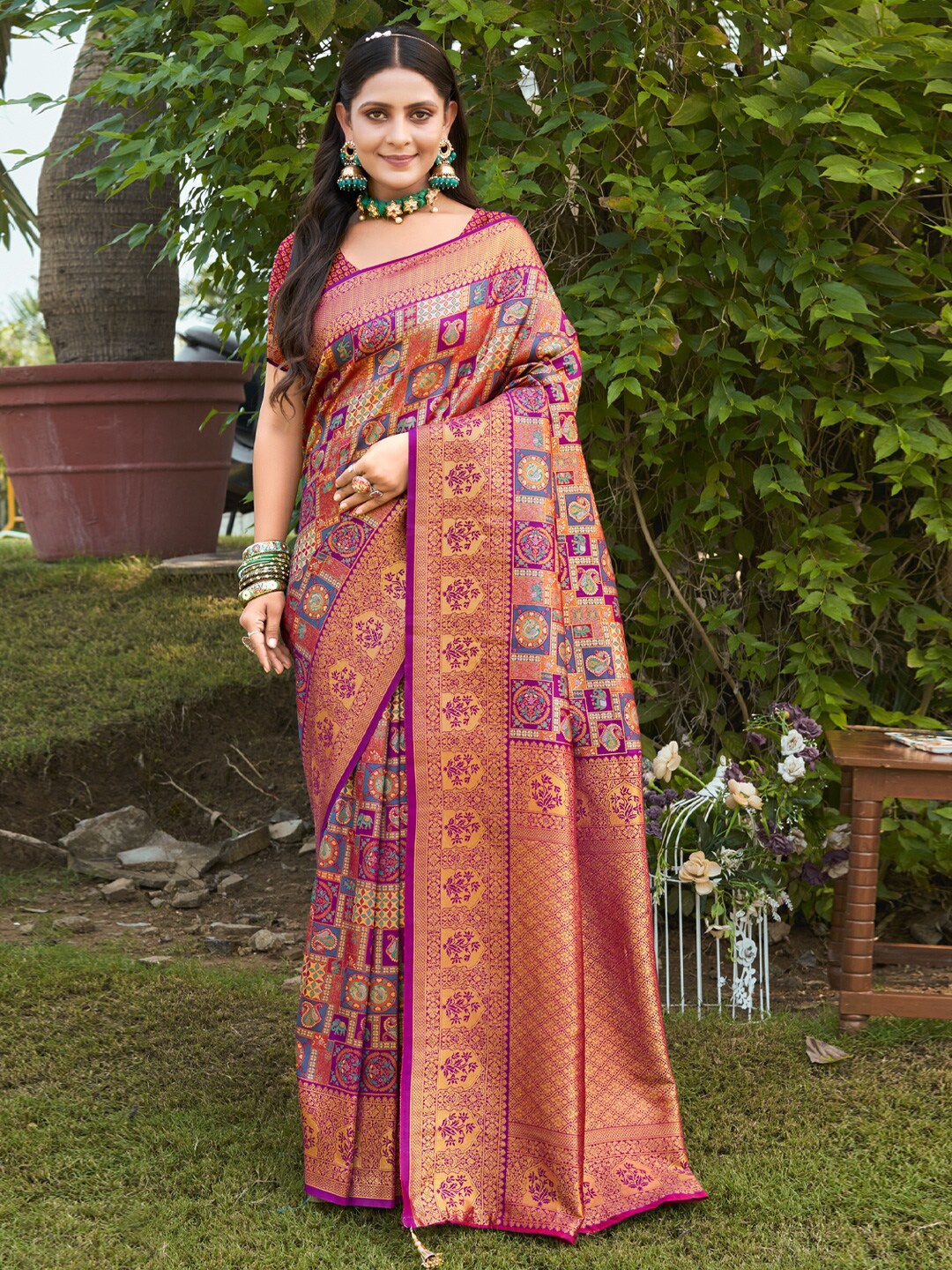 

Riwazo Ethnic Motifs Woven Design Zari Banarasi Saree, Purple