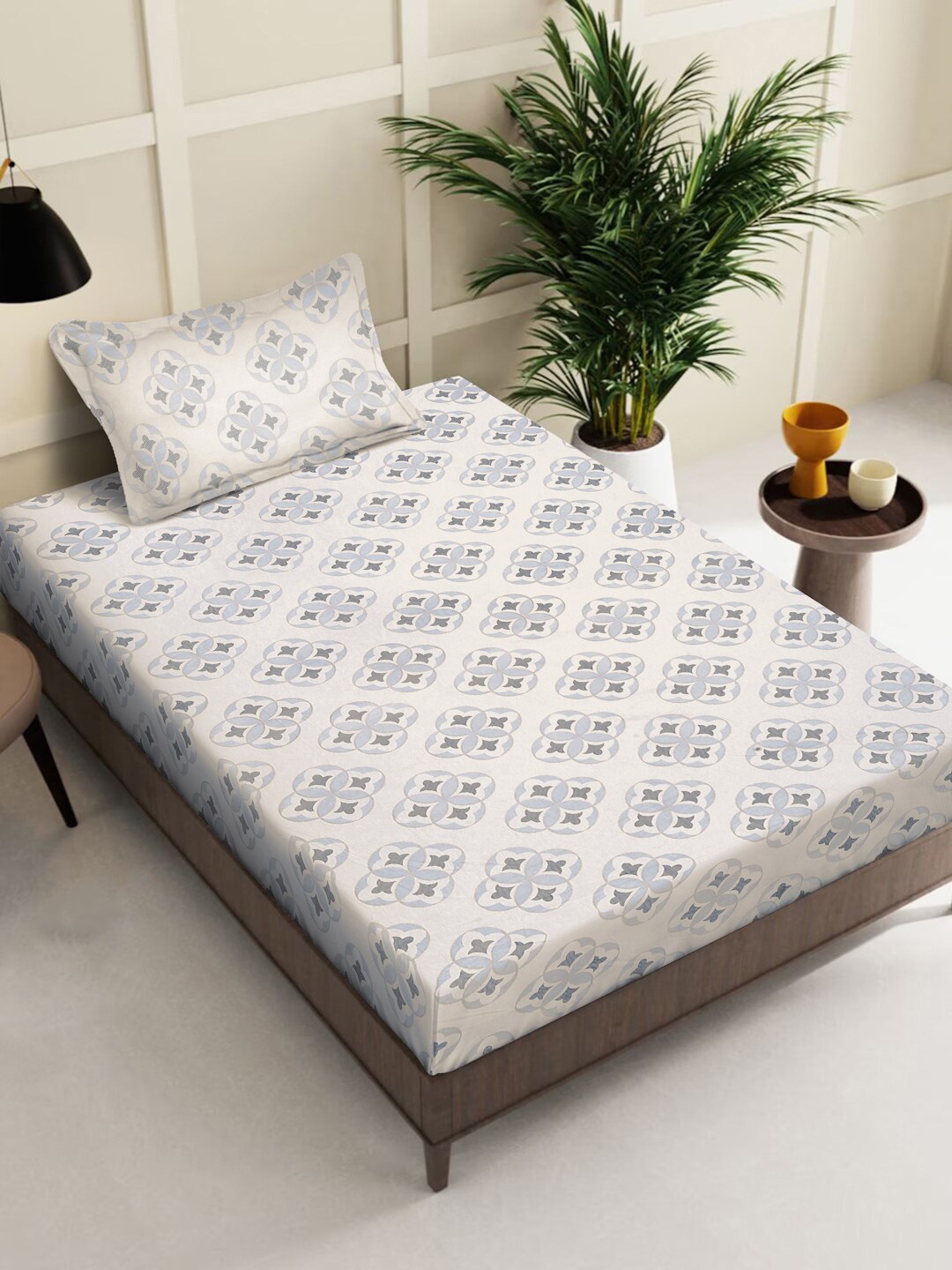 

KLOTTHE Beige & Grey Printed 400 TC Pure Cotton Fitted Single Bedsheet Set