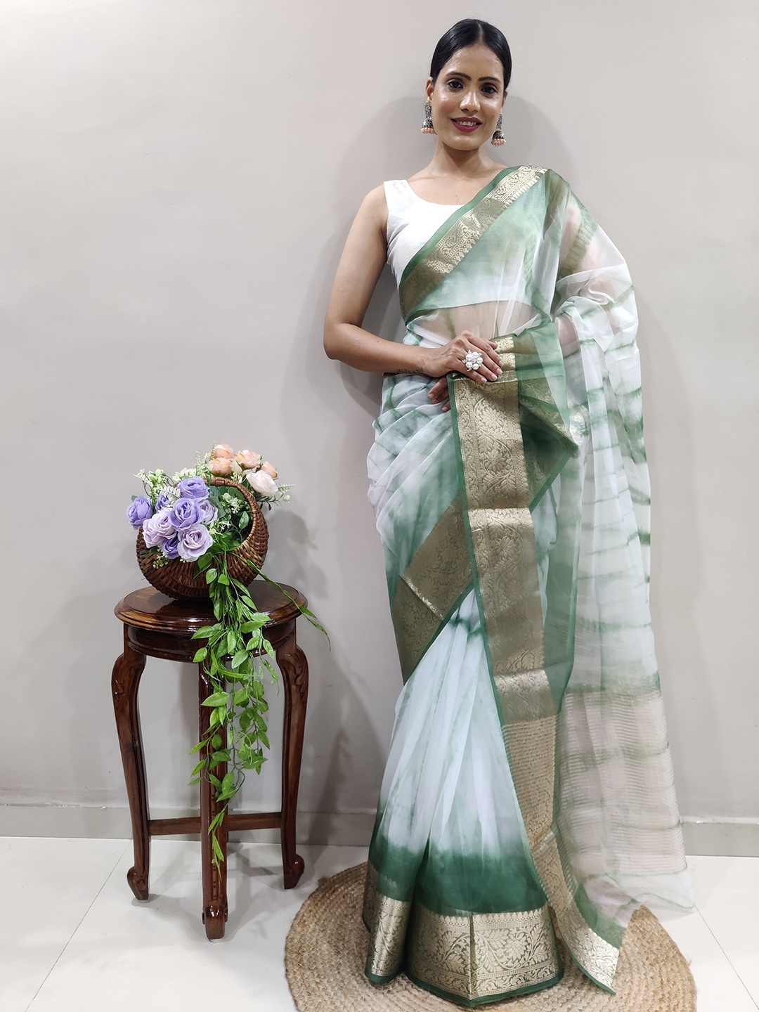 

ZILVIRA Woven Design Organza Designer Banarasi Saree, Green
