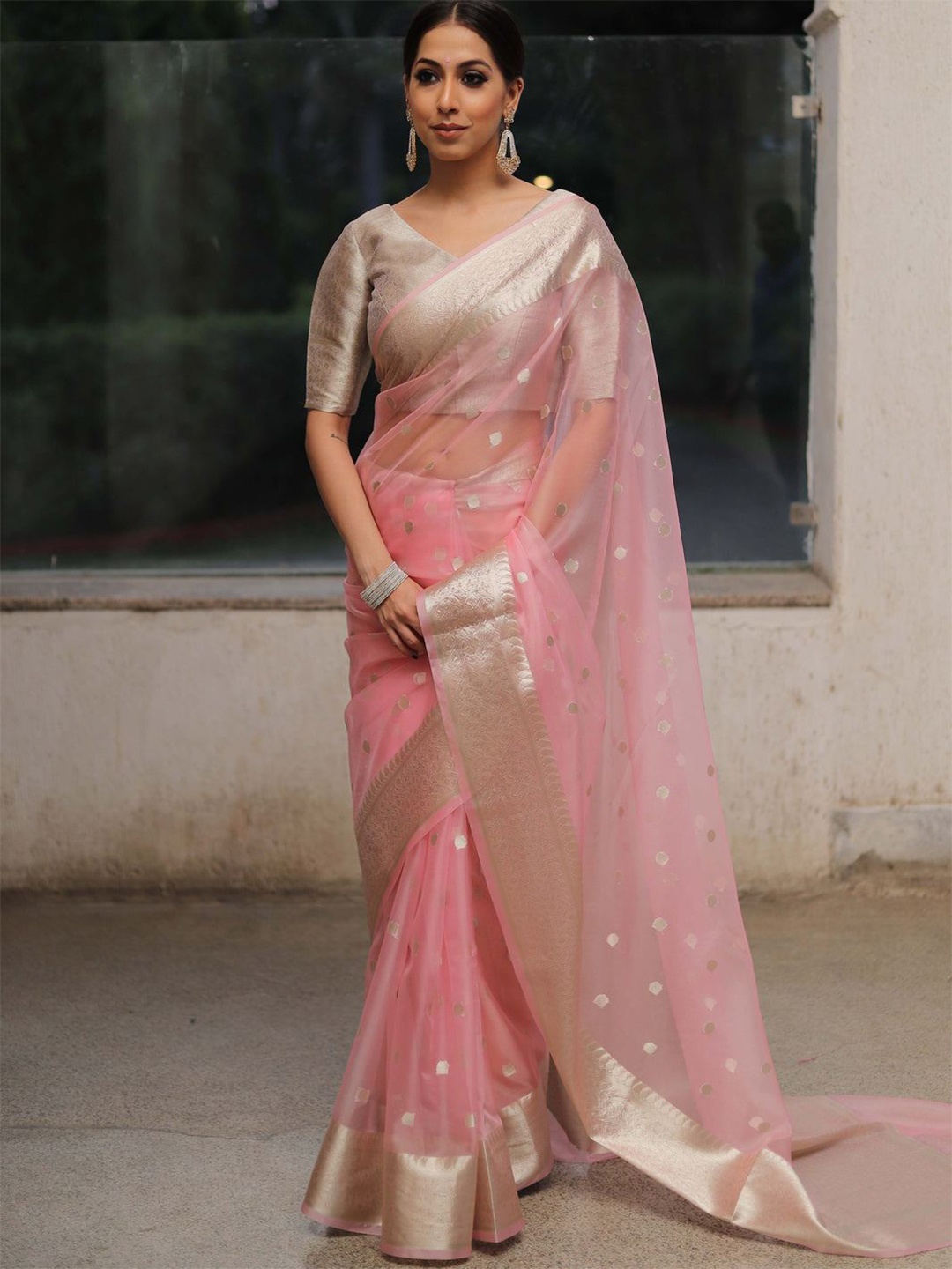 

ZILVIRA Zari Ethnic Motifs Woven Design Organza Banarasi Saree, Peach