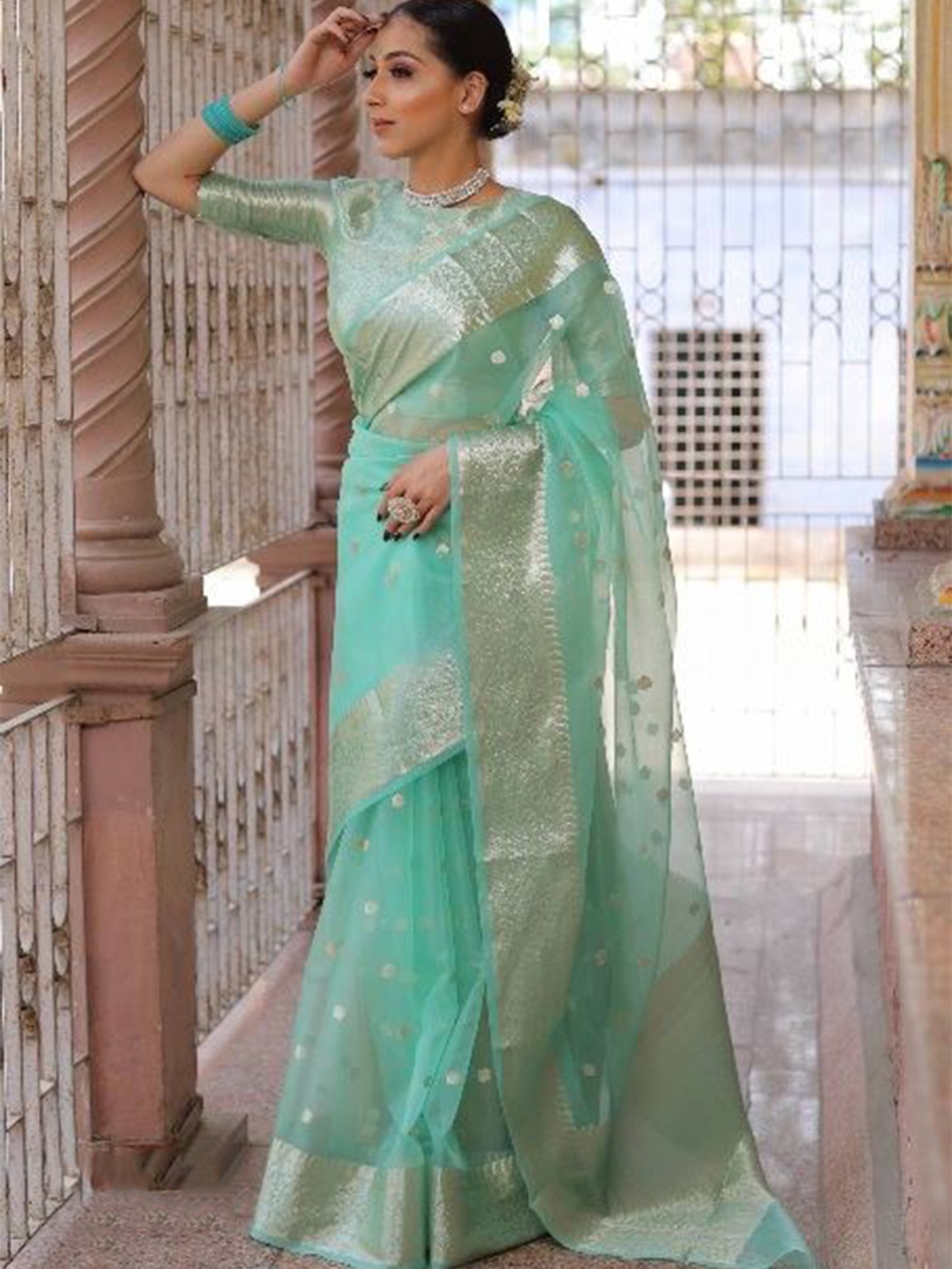 

ZILVIRA Zari Ethnic Motifs Woven Design Organza Banarasi Saree, Sea green