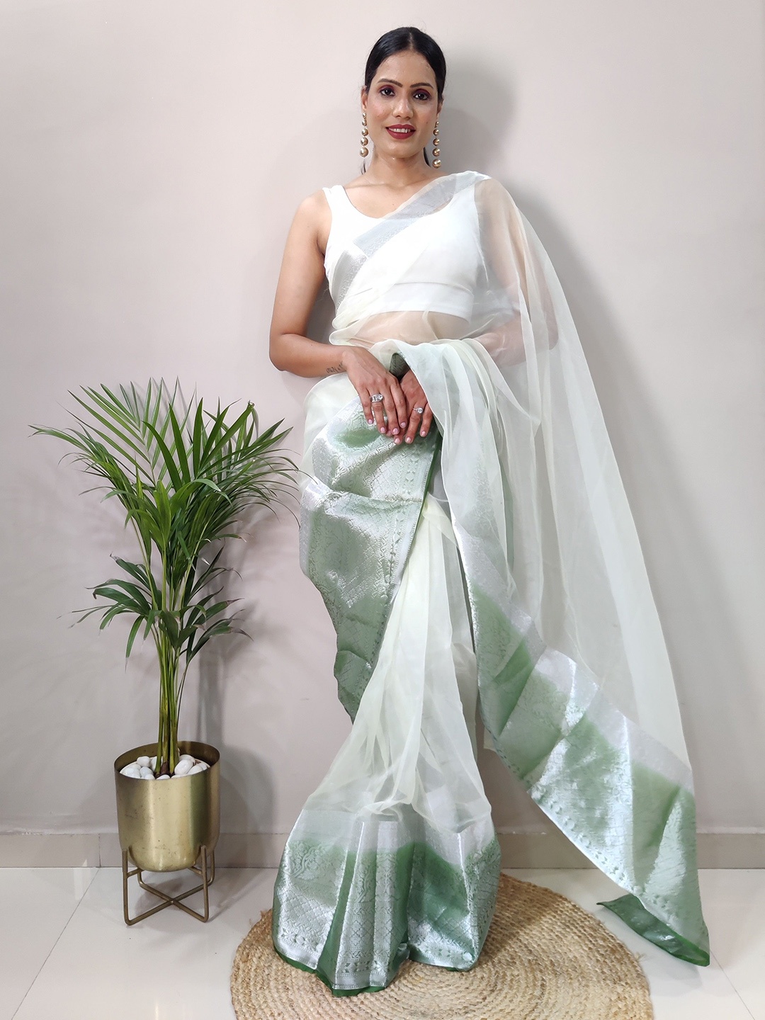 

ZILVIRA Woven Design Organza Designer Banarasi Saree, Green