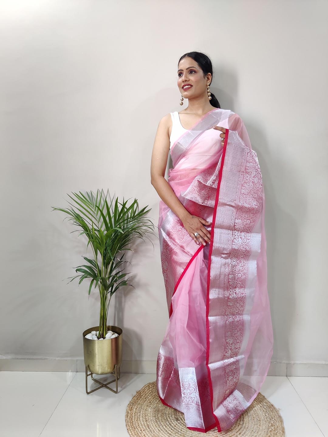 

ZILVIRA Zari Woven Design Organza Banarasi Saree, Red