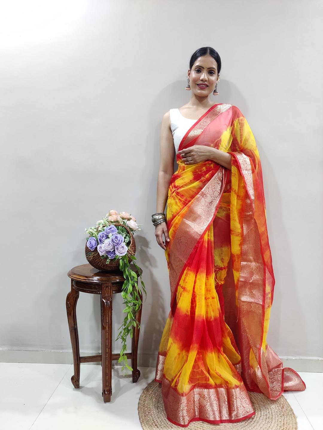 

ZILVIRA Zari Woven Design Tie and Dye Organza Banarasi Saree, Red
