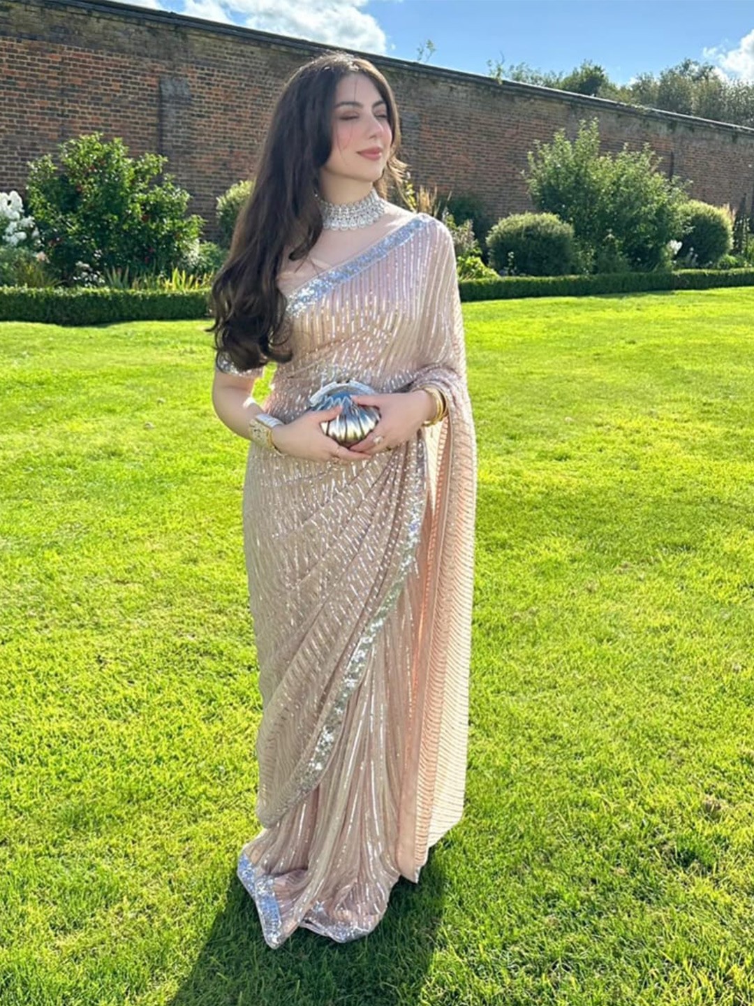 

Inithi Embellished Sequinned Saree, Peach