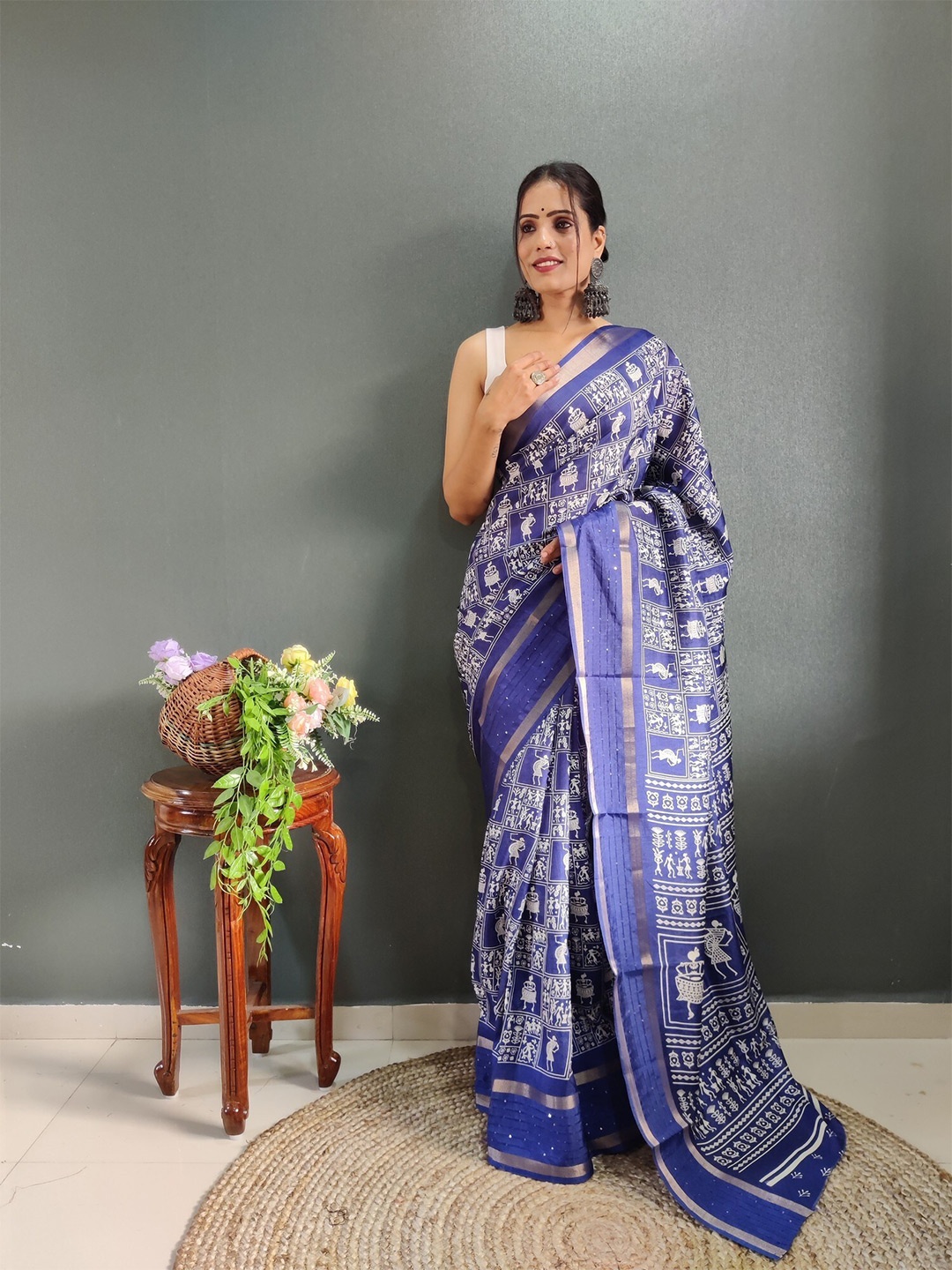 

PHEASANT Floral Silk Blend Designer Saree, Blue