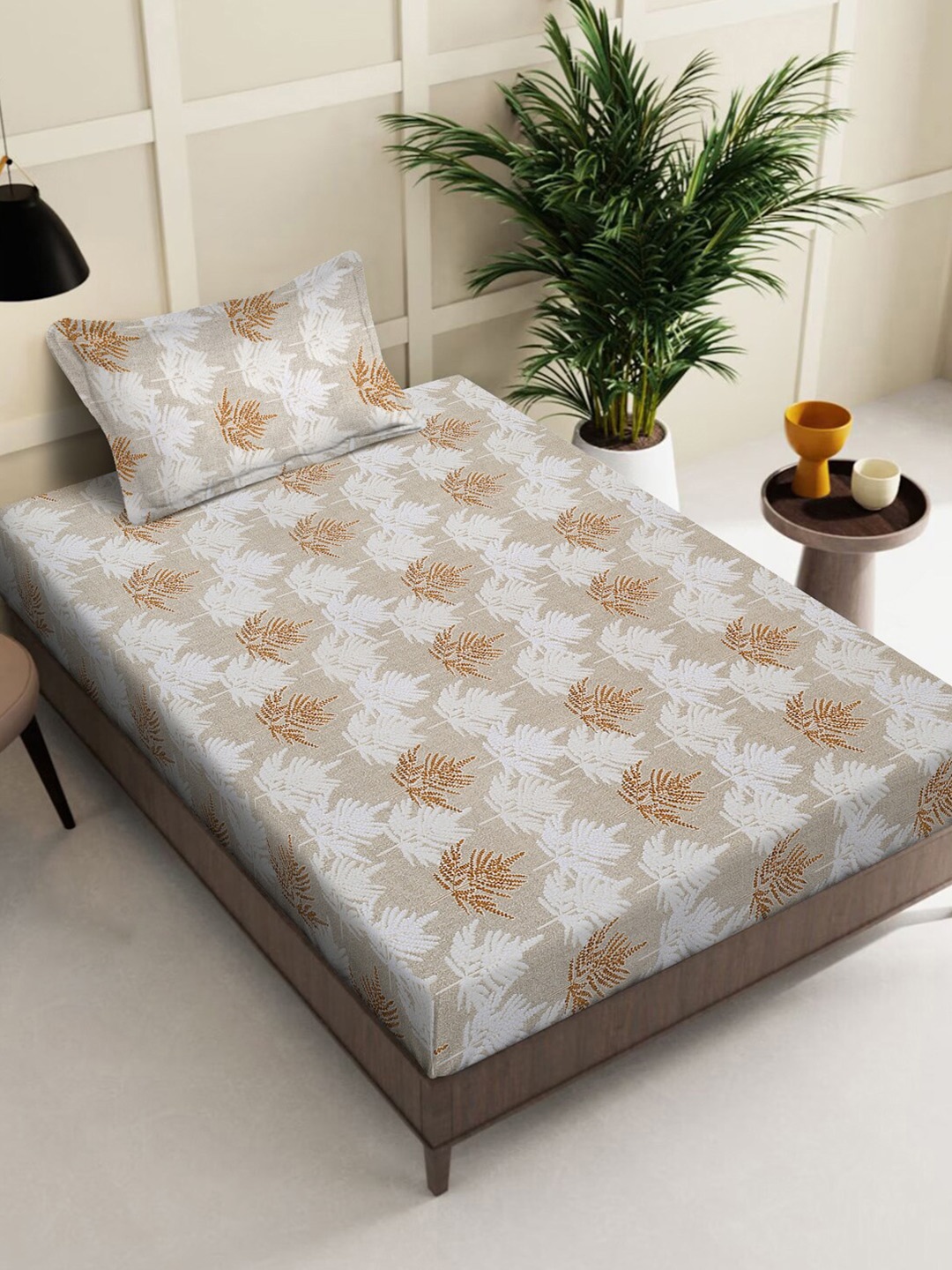 

KLOTTHE Brown Floral Printed Pure Cotton 400 TC Single Bedsheet With Pillow Cover