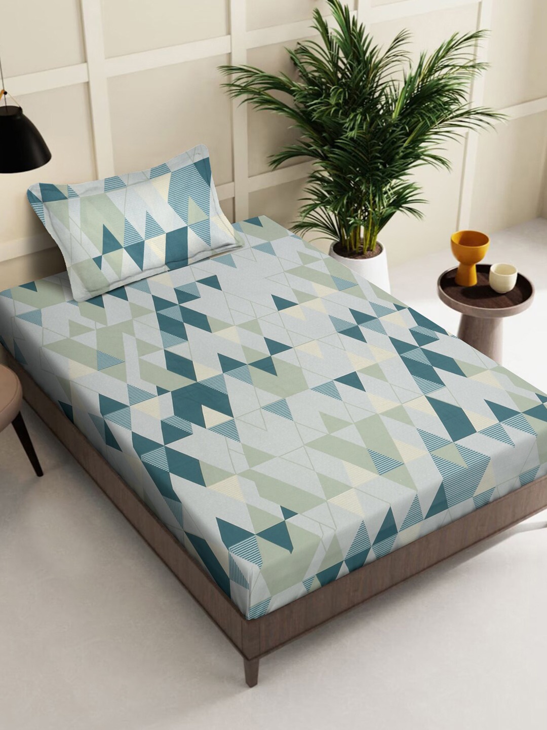 

KLOTTHE Green Geometric Printed Cotton 400 TC Single Bedsheet Set