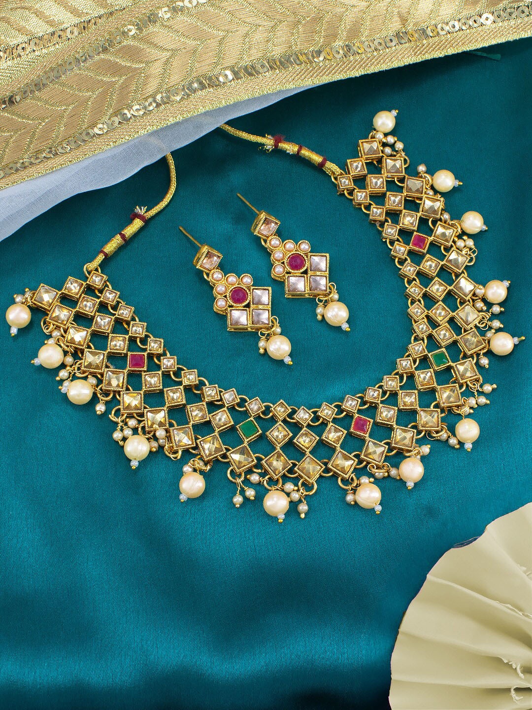 

PRIVIU Gold-Plated Kundan Studded & Beaded Jewellery Set