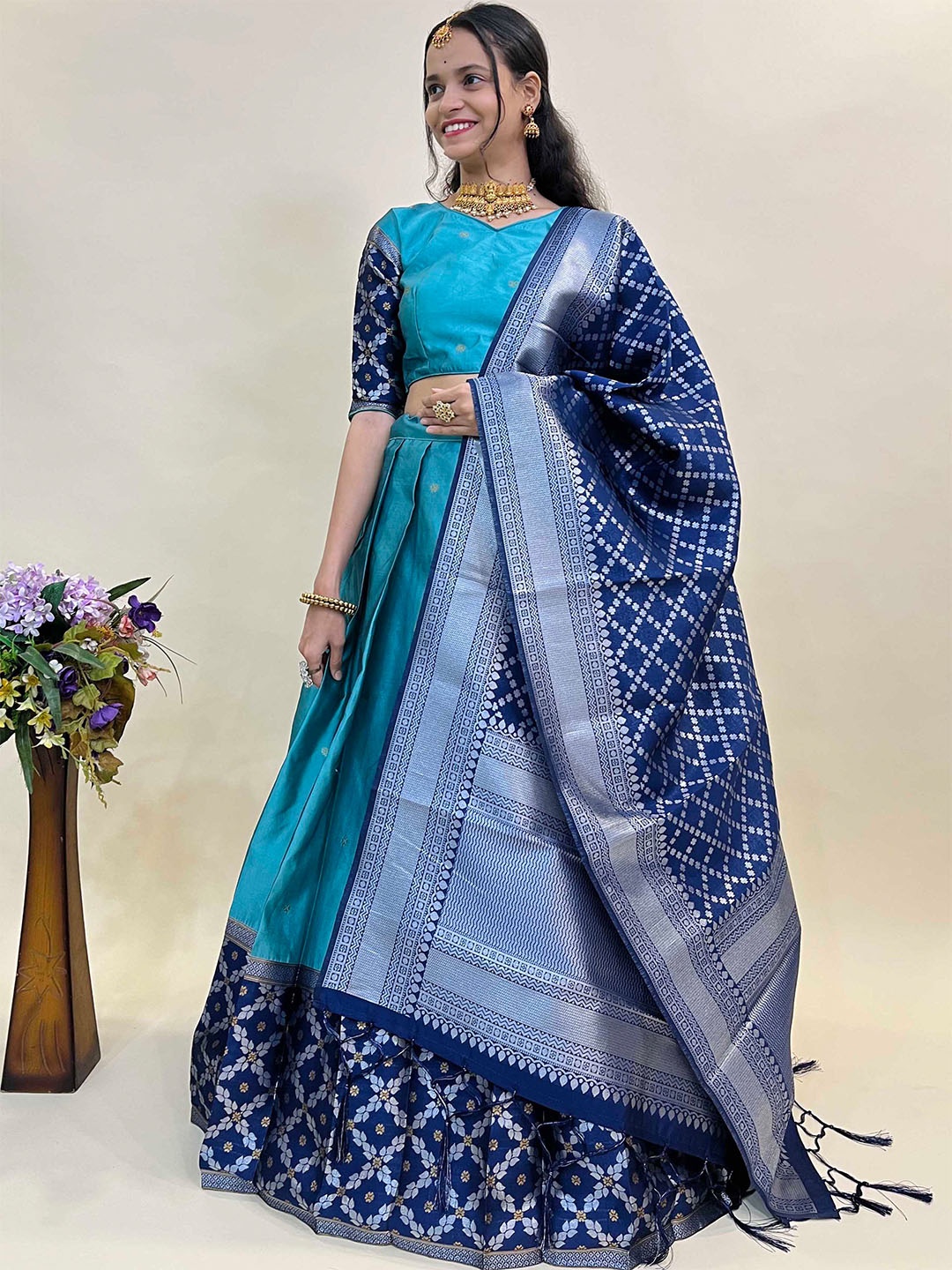 

Fabcartz Semi-Stitched Lehenga & Unstitched Blouse With Dupatta, Turquoise blue