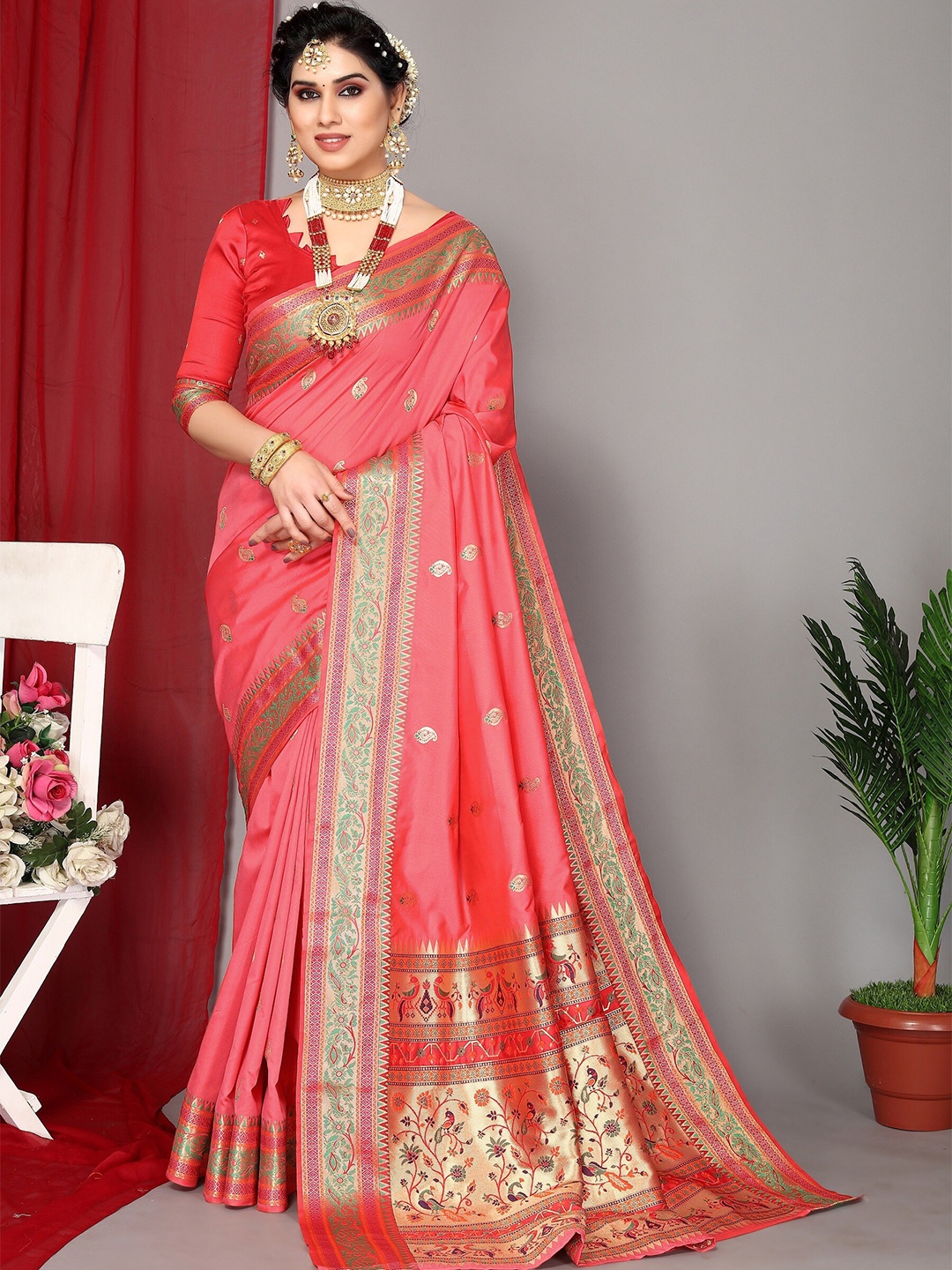 

DRESSTIVE Ethnic Motifs Woven Design Zari Saree, Pink