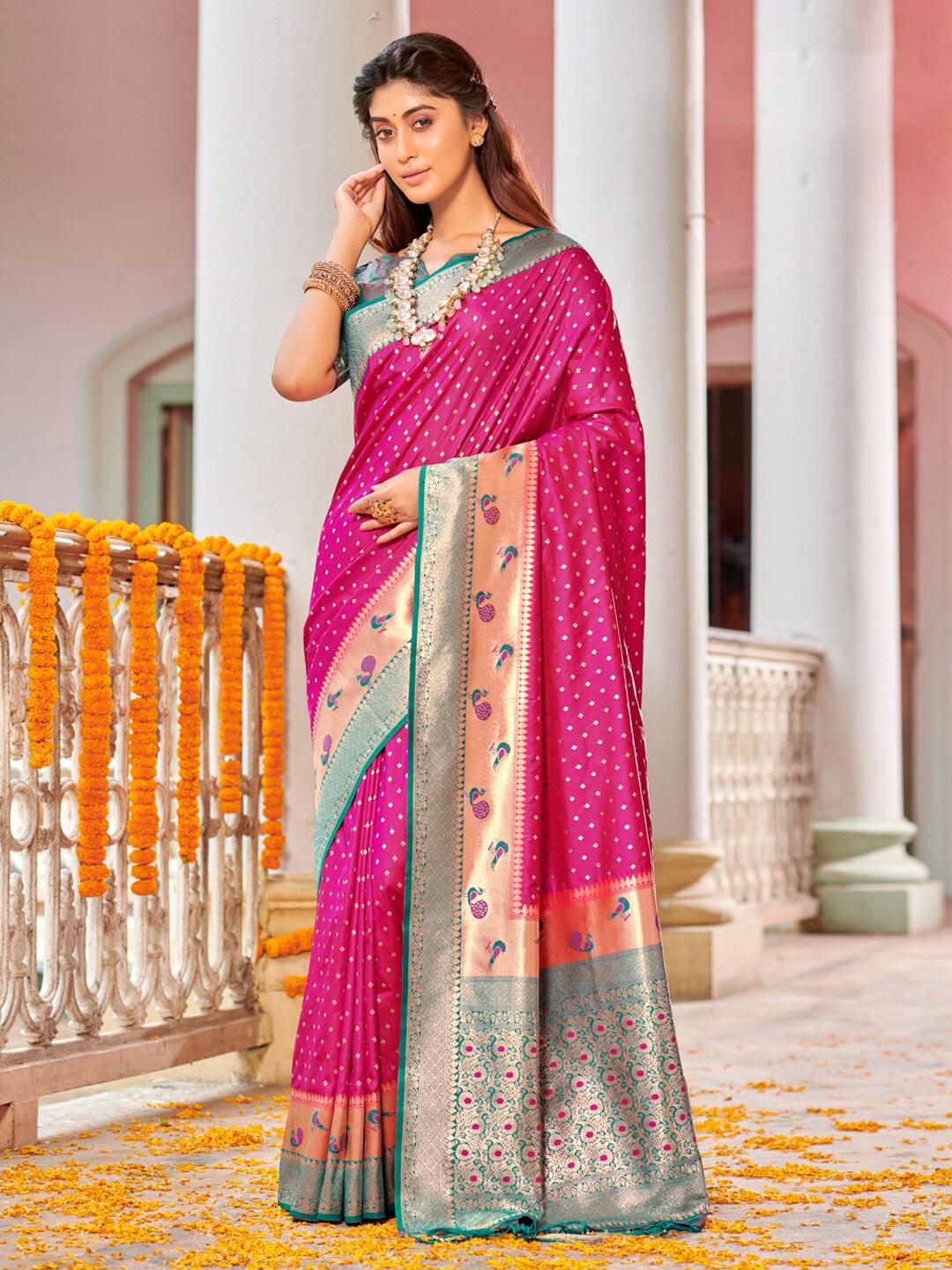 

Riwazo Ethnic Motifs Woven Design Banarasi Saree, Magenta